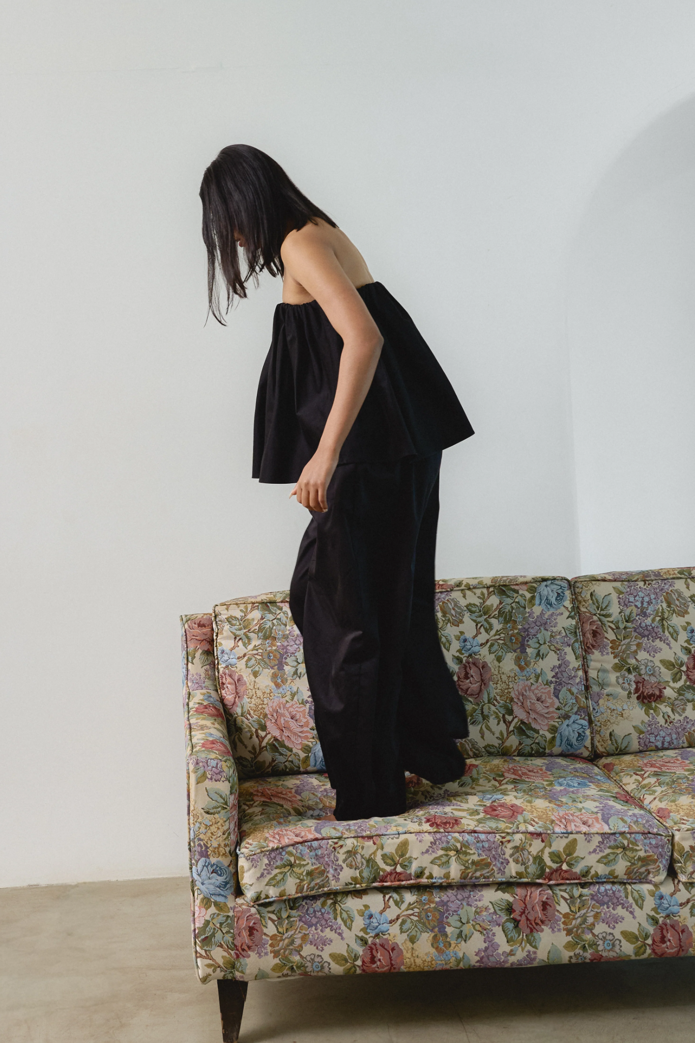 VERA GATHERED TOP - BLACK