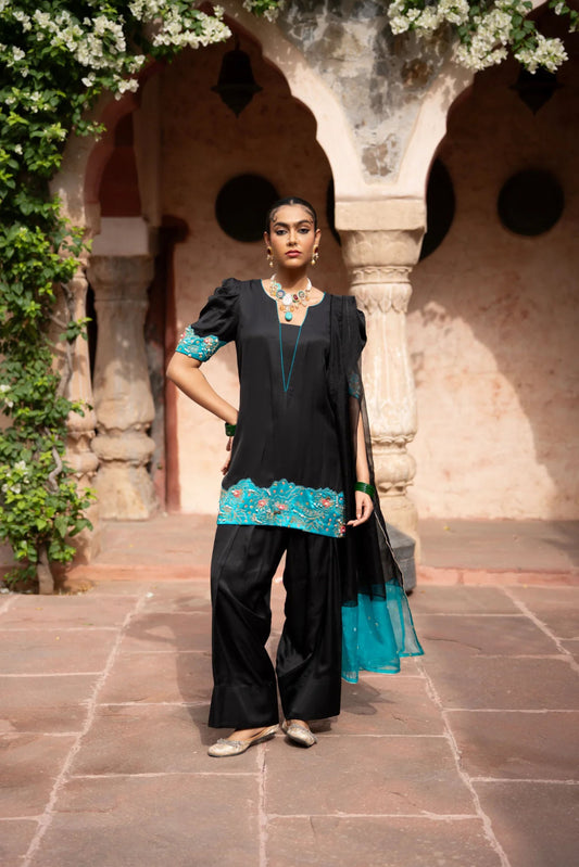 Midnight Noir Hand-Embroidered Farshi Set