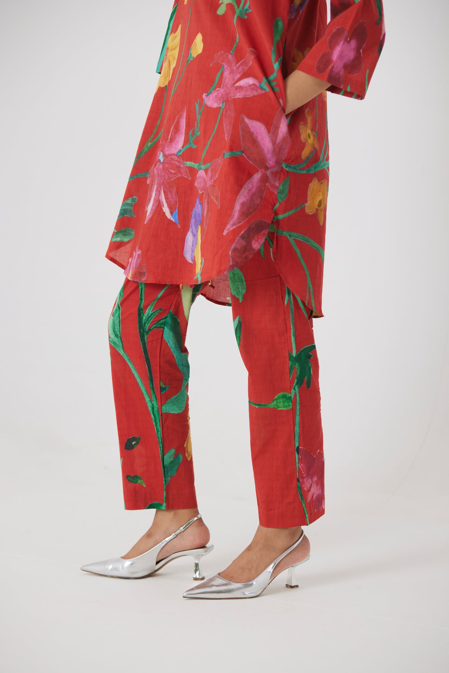 BIG BOTANICAL RED SHORT KURTA SET