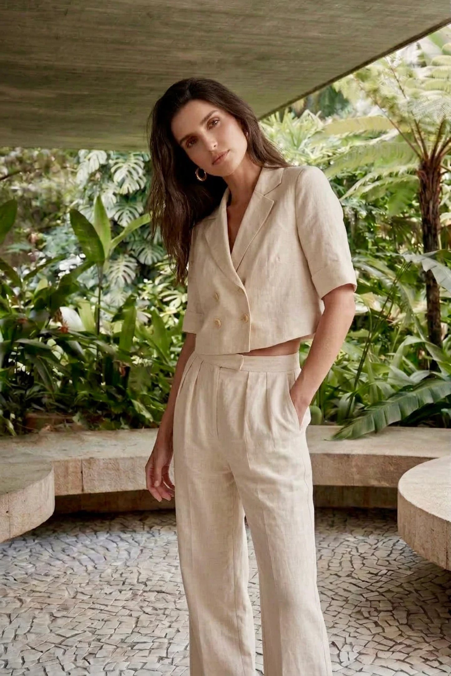 IVORY CROP DOUBLE BRESTED TOP PAIRED WITH STRAIGHT PANTS