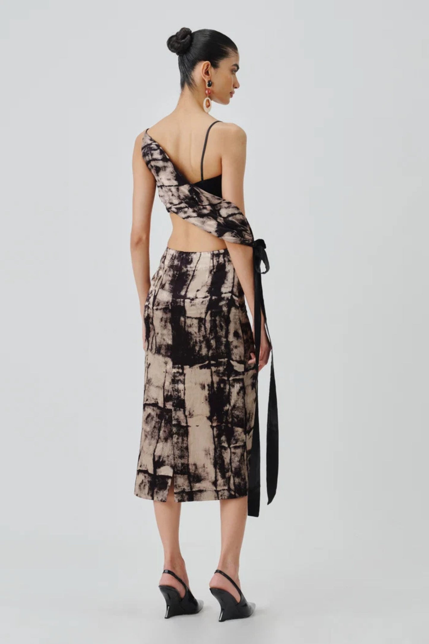 Monolith Column Skirt