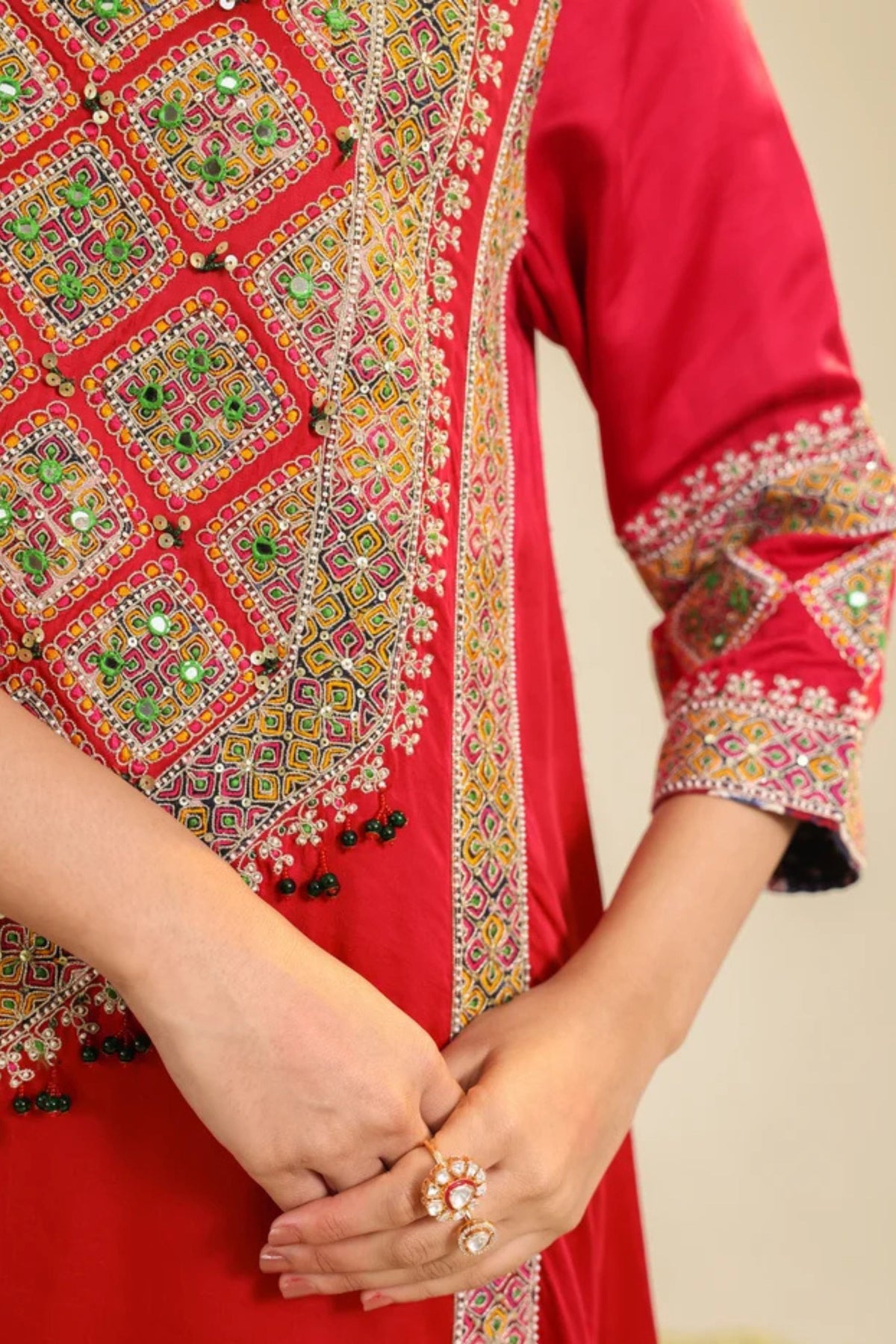 Red Aynaz Kurta Set