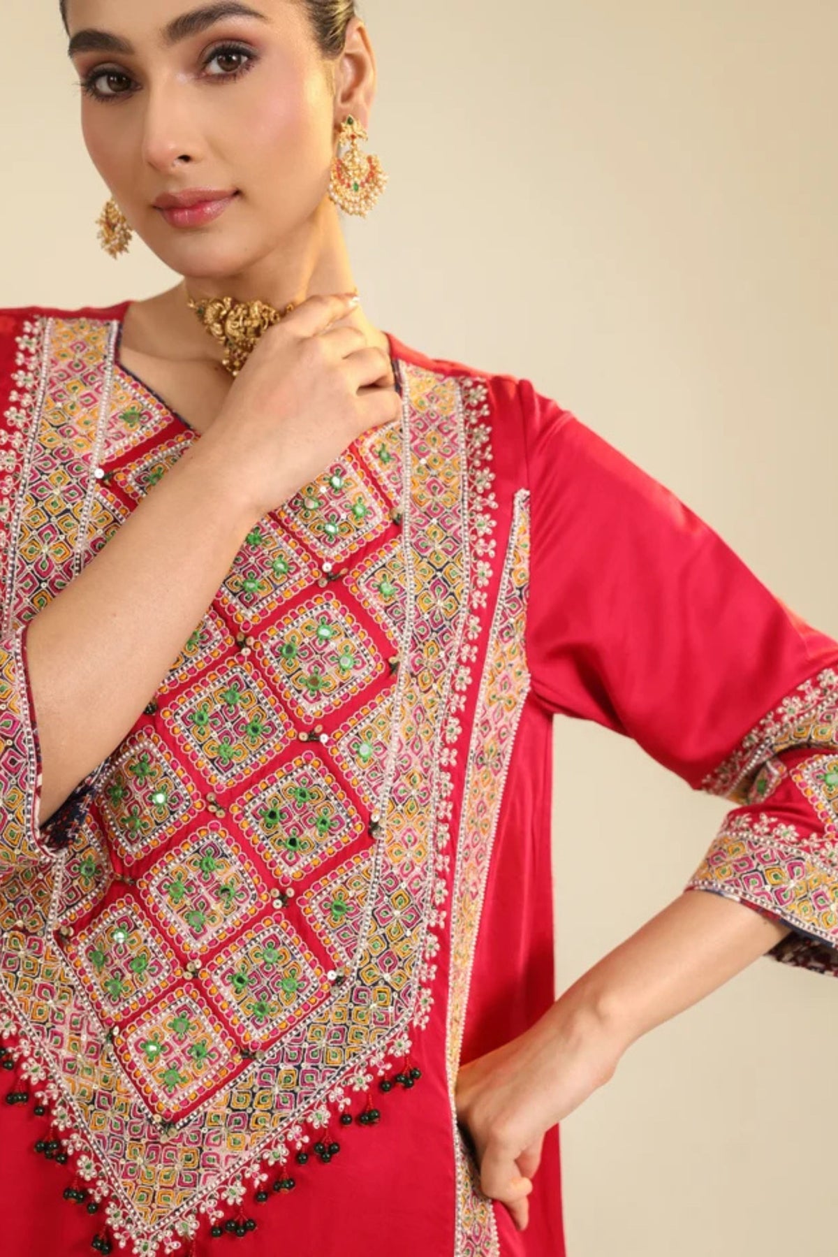 Red Aynaz Kurta Set