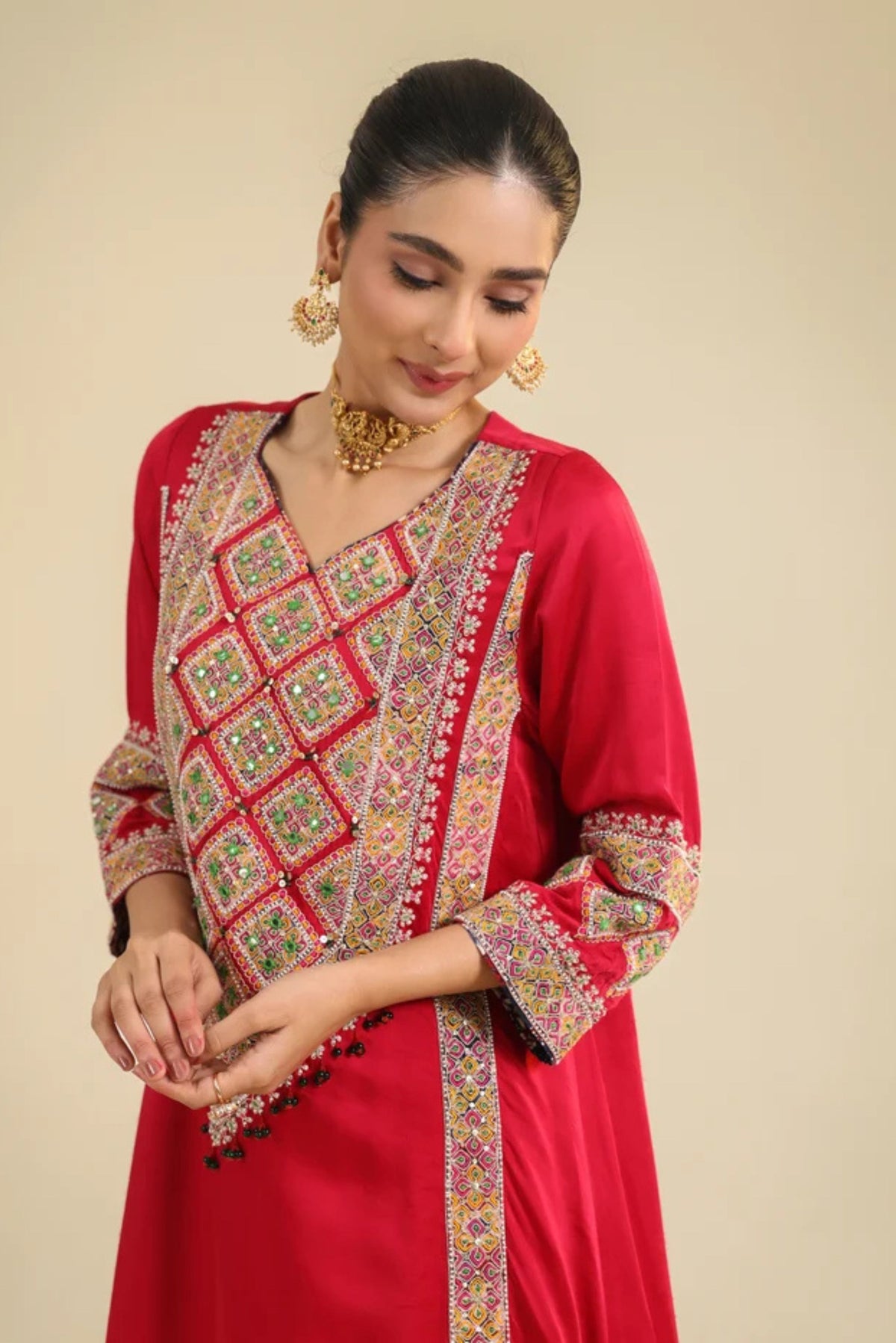 Red Aynaz Kurta Set