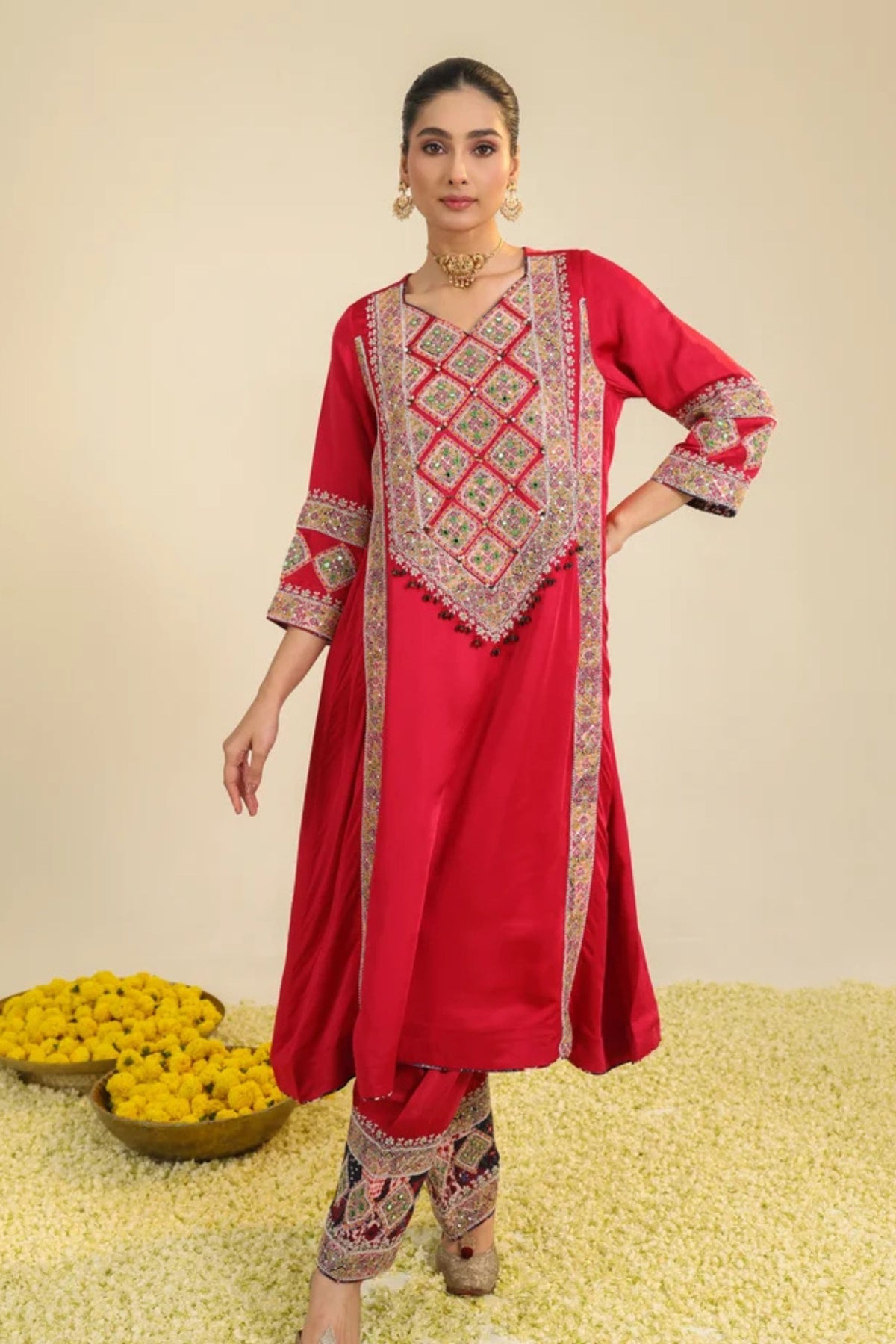 Red Aynaz Kurta Set