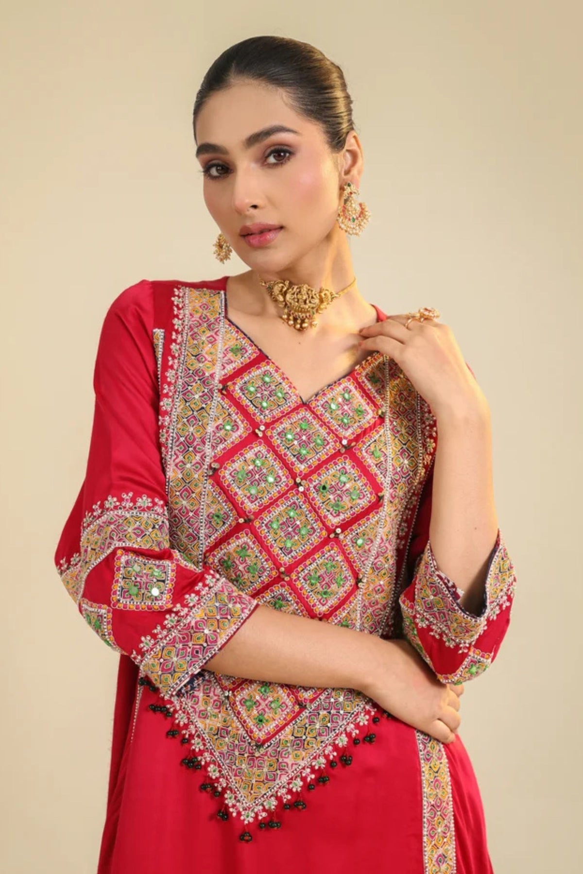 Red Aynaz Kurta Set