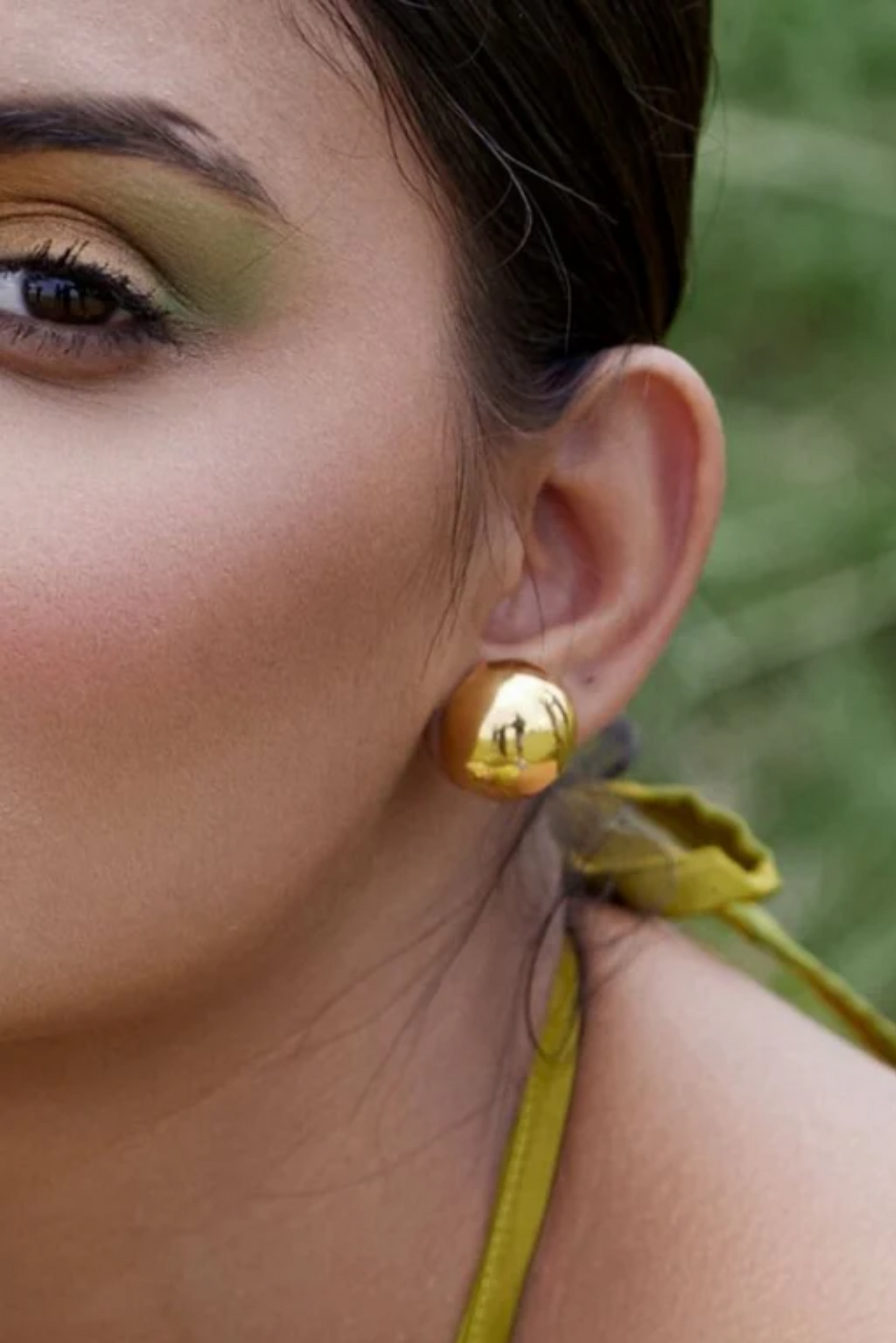 Bubble of Gold Studs