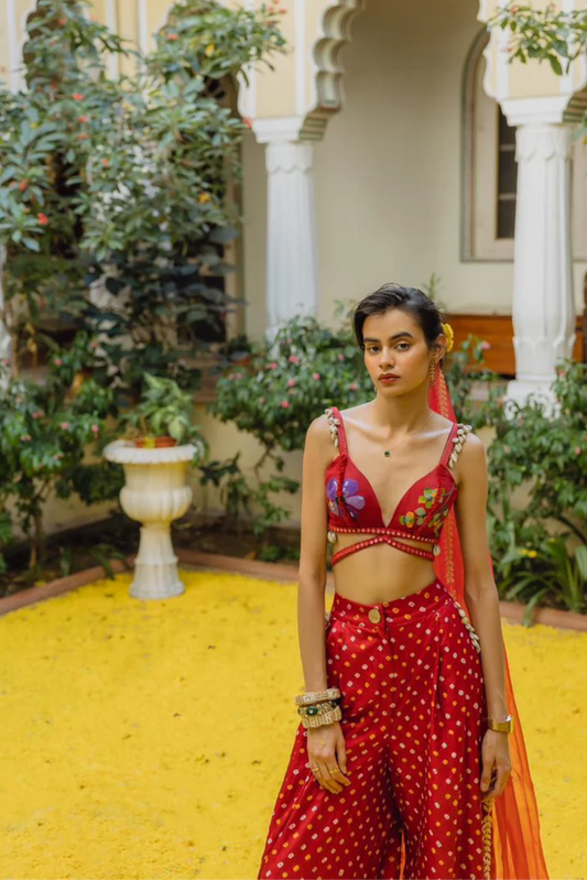 SEASHELLS AND RED BANDHINI SET