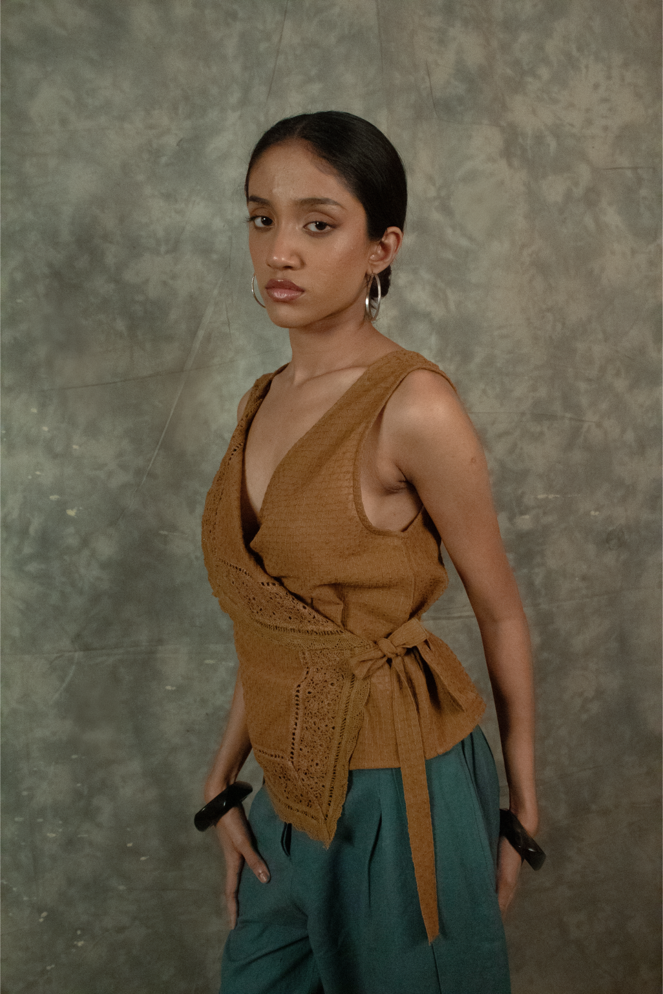 Quiet Knot top - Pine