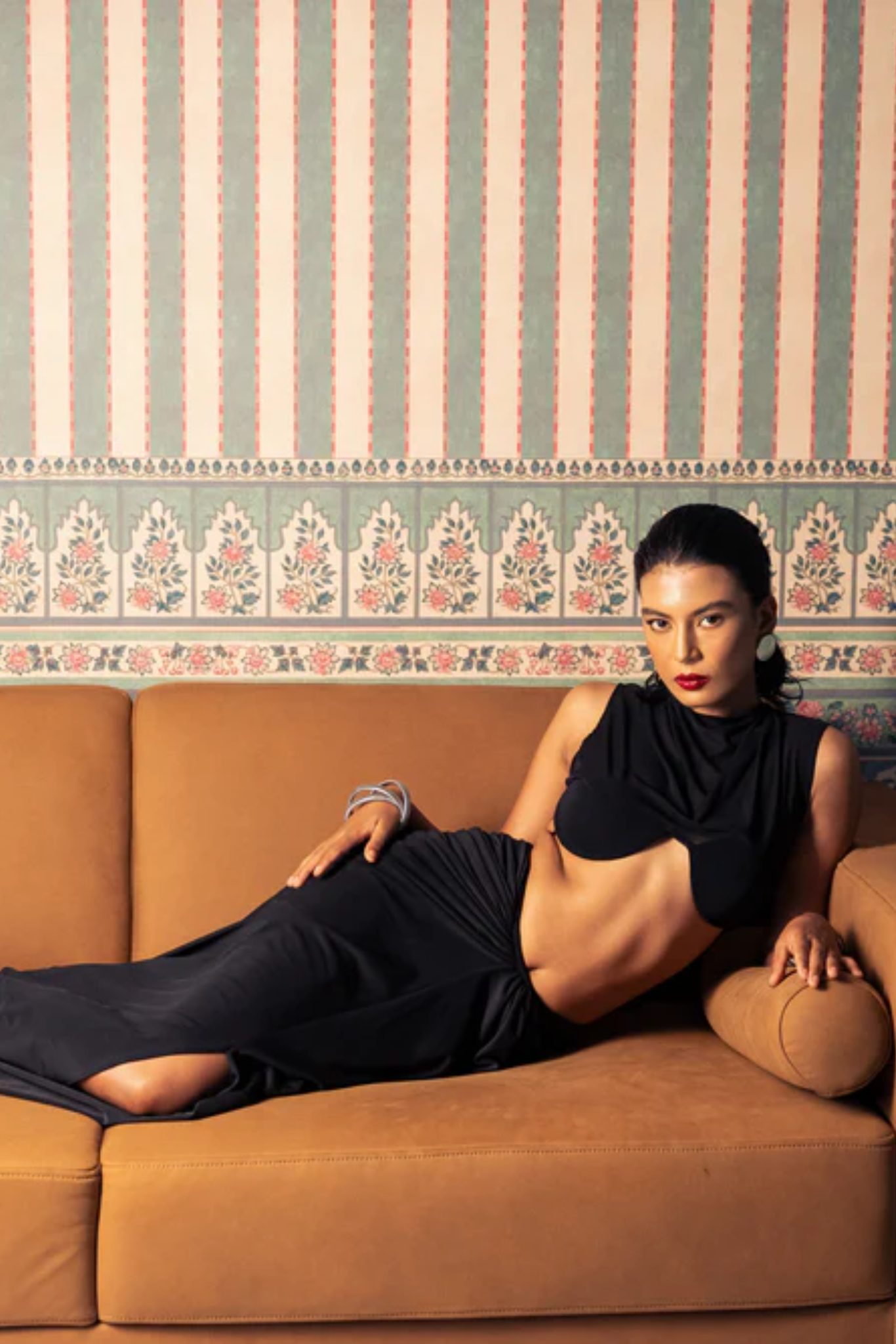 Nefertiti Black