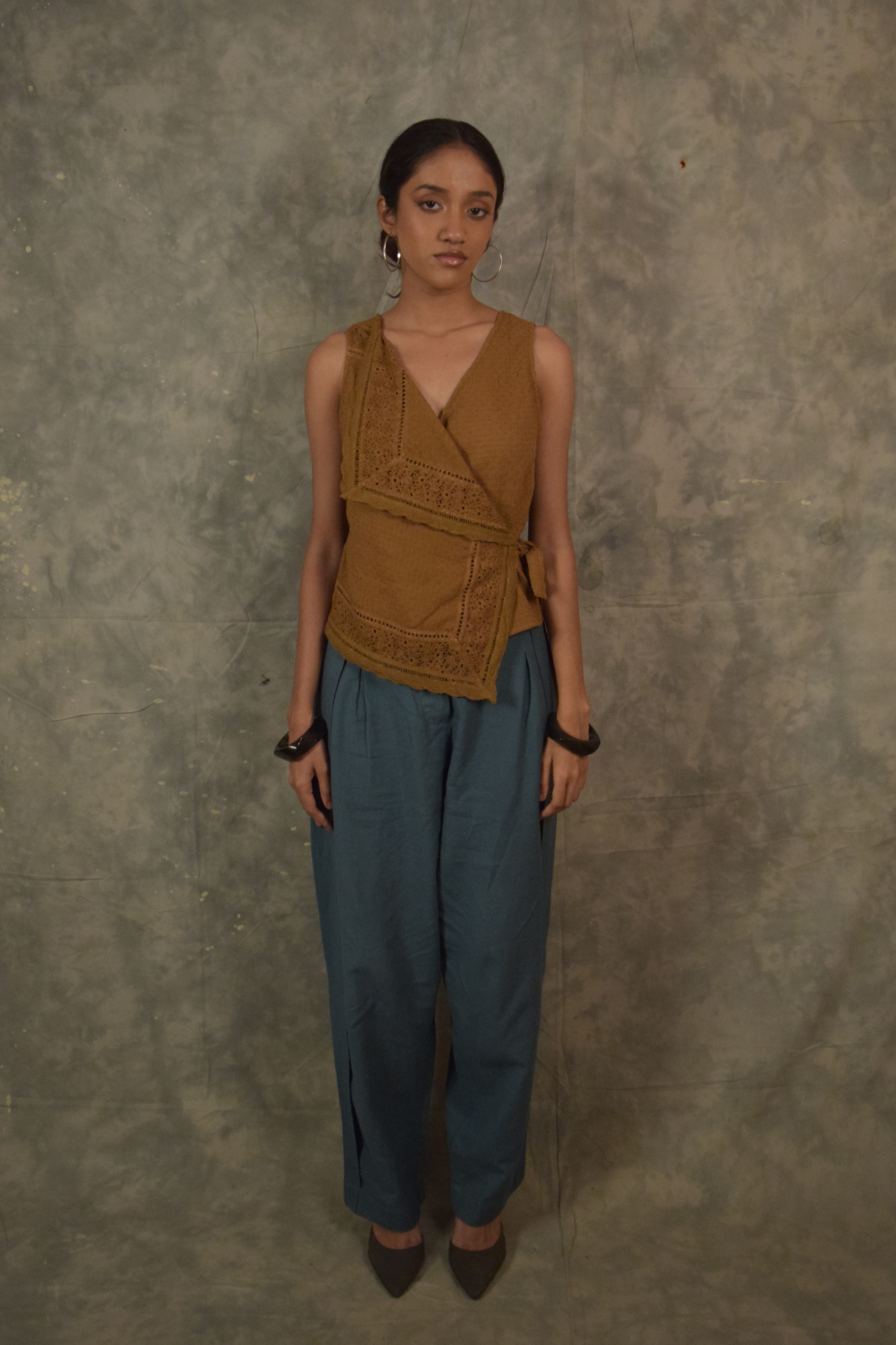 Quiet Knot top - Pine