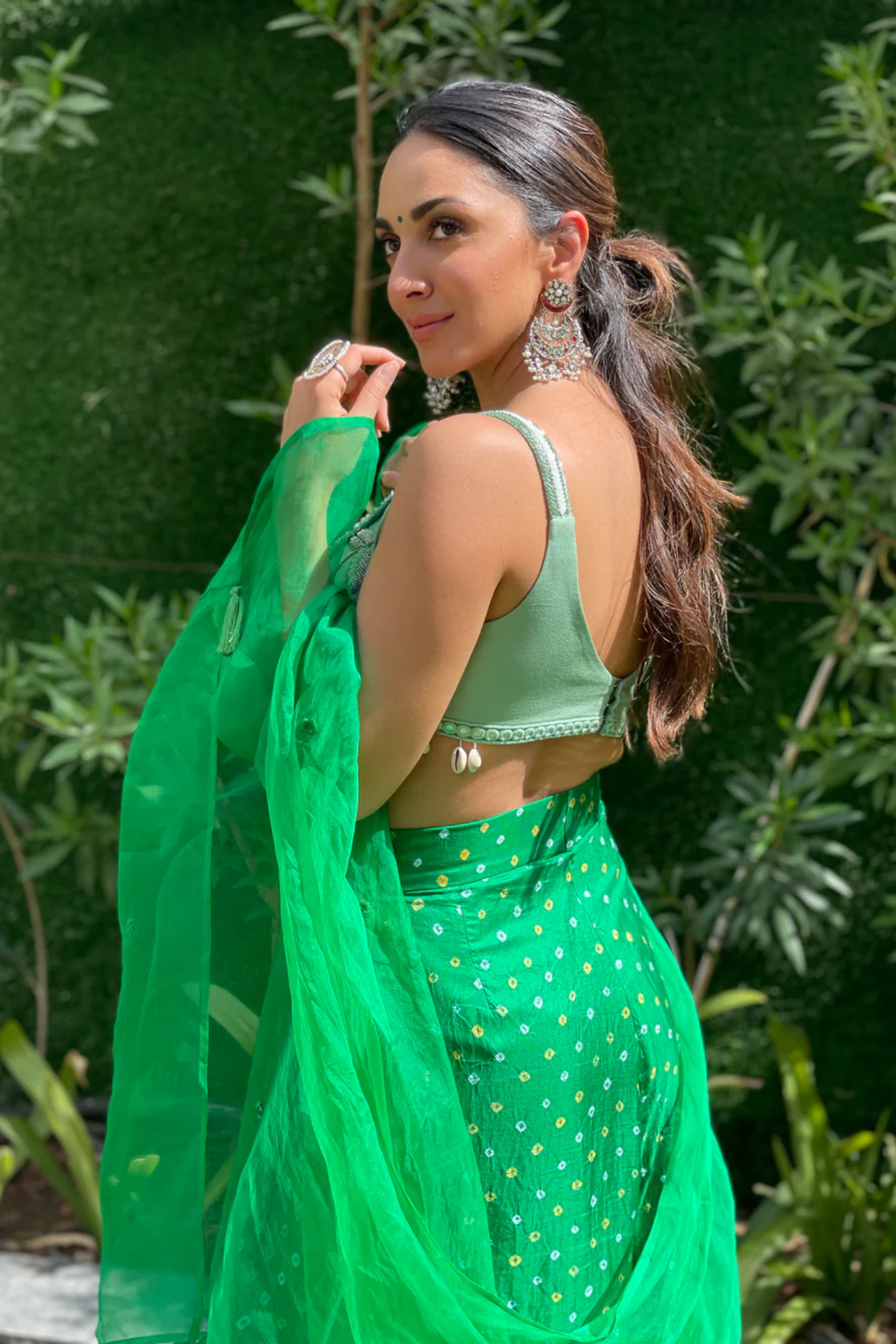 IT’S A SPARKLY MINT BRALETTE & TROUSERS