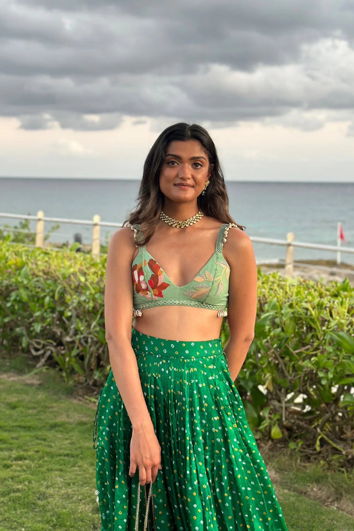 EMERALD BANDHINI, MINT AND SEA SHELLS