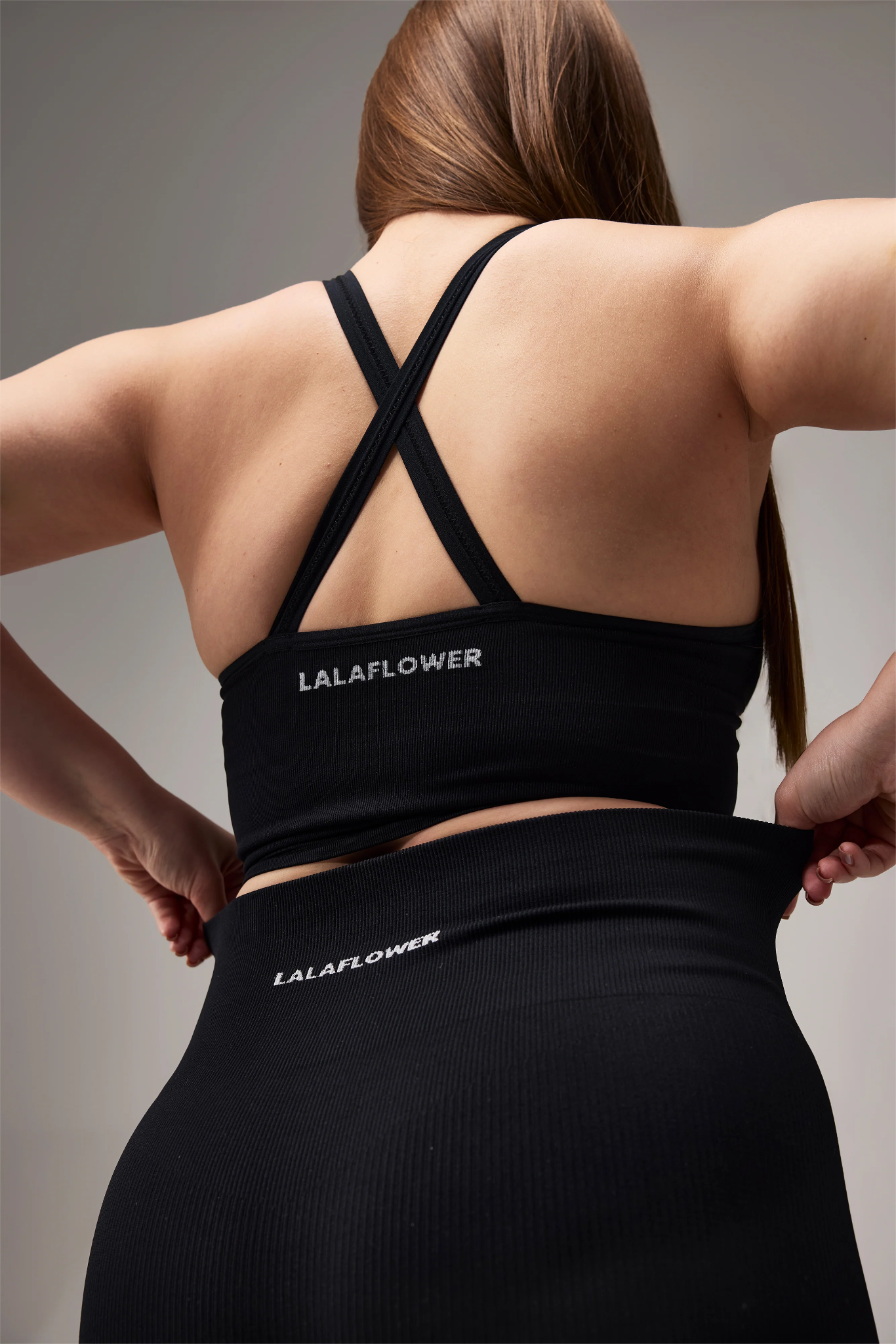 SEAMLESS BIKER SHORTS - BLACK