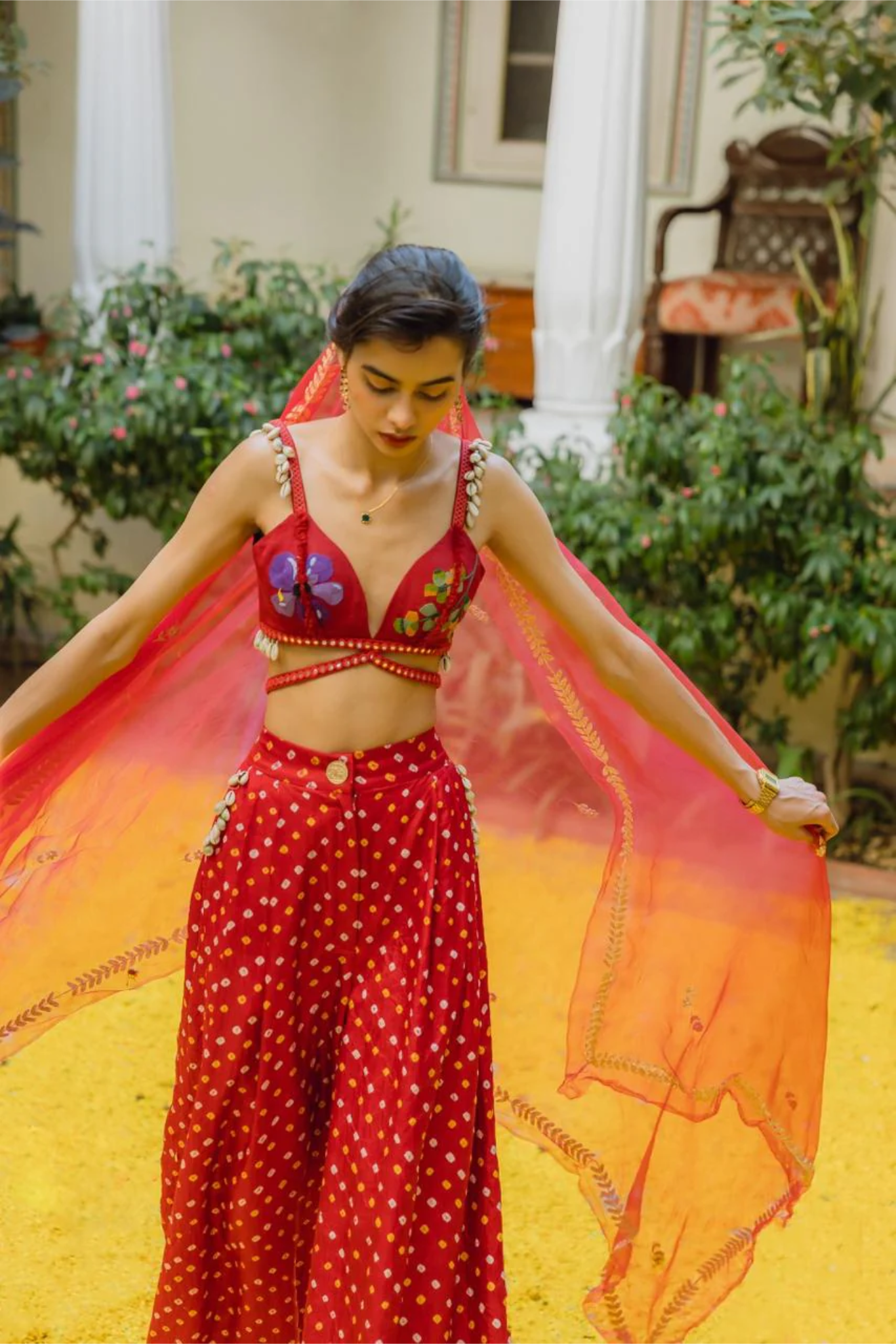 SEASHELLS AND RED BANDHINI SET