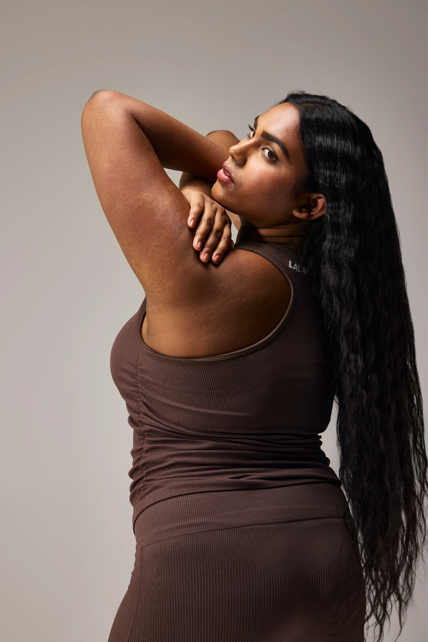 SEAMLESS RACERBACK TOP - COFFEE