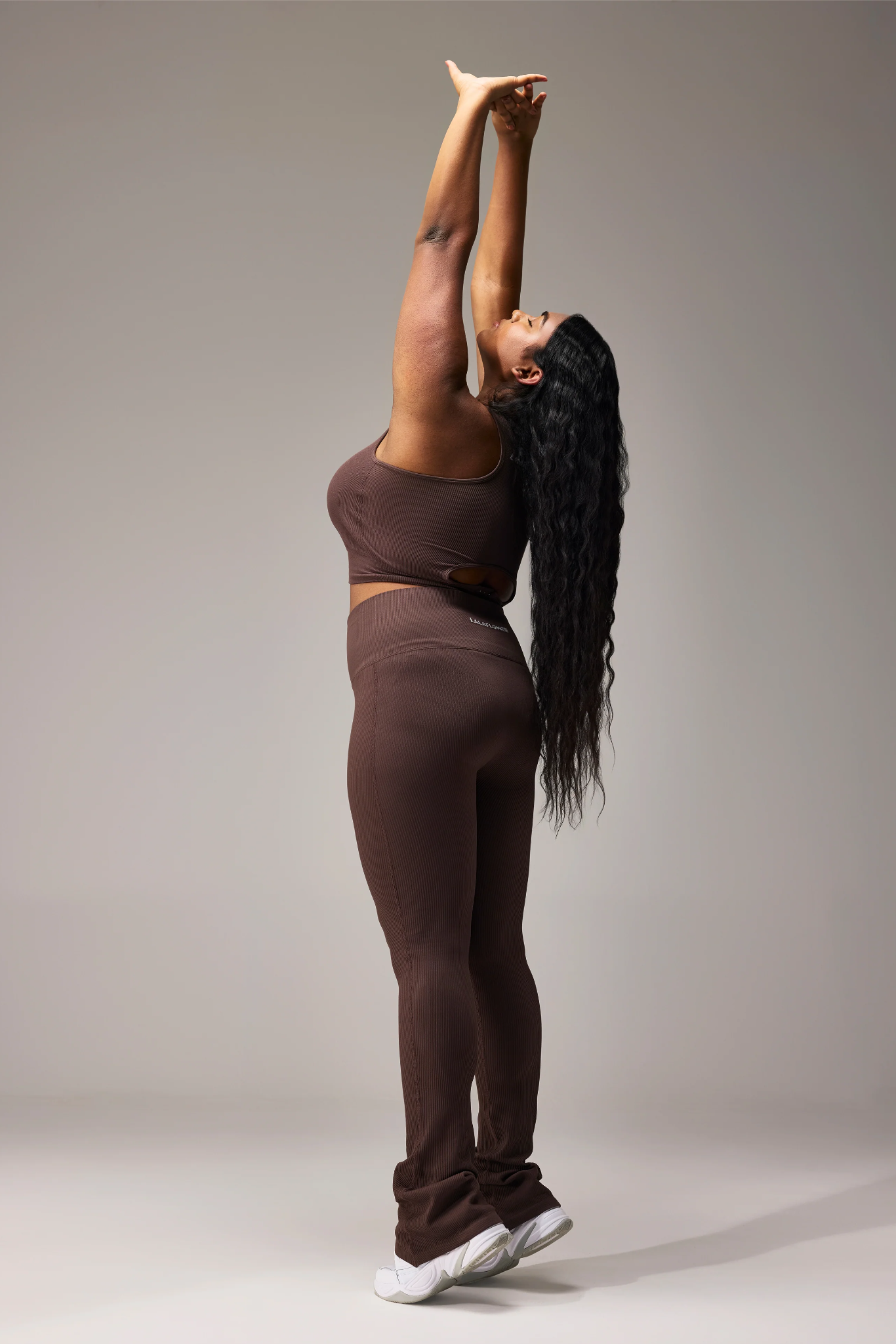 SEAMLESS FLARE PANTS - COFFEE