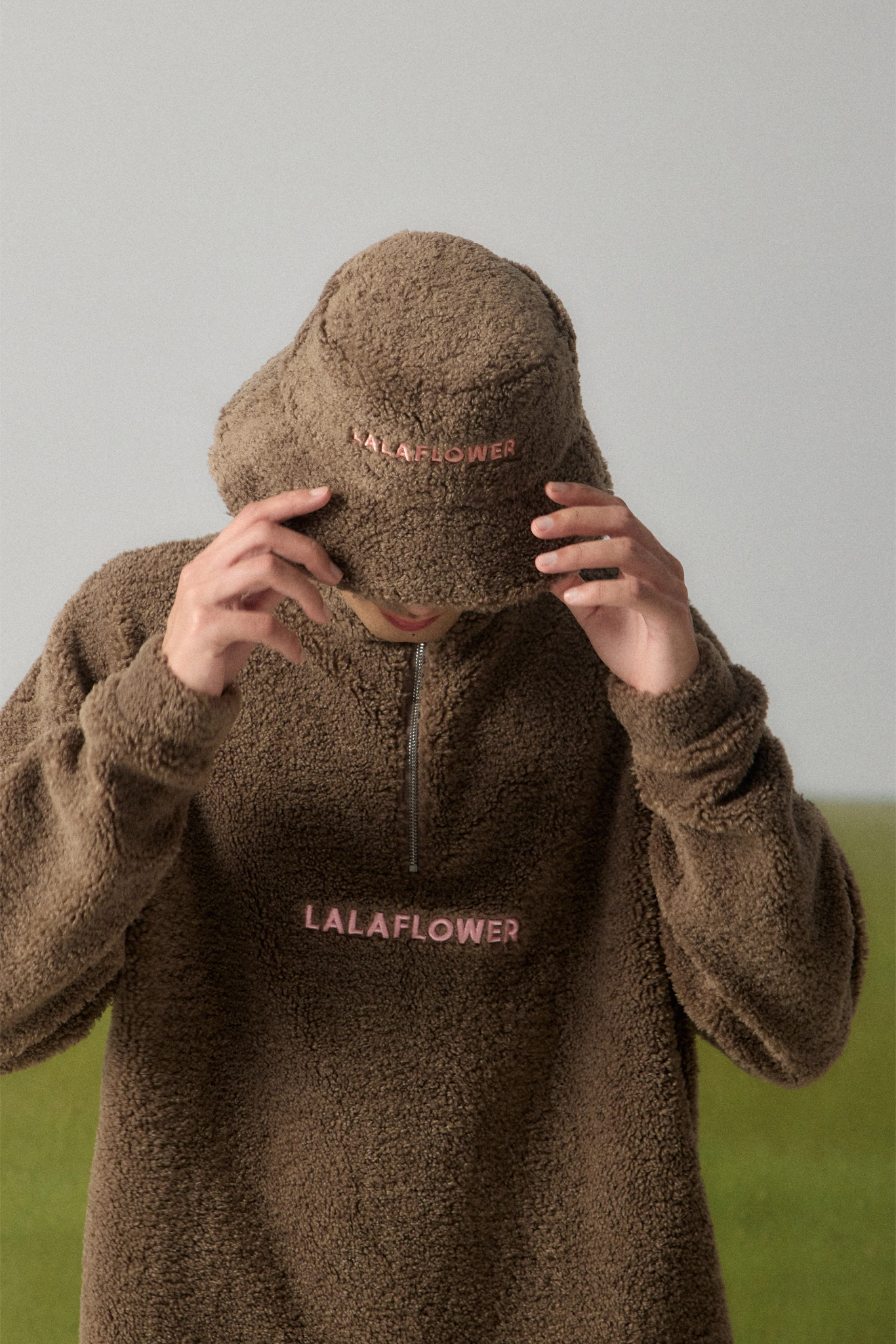 SHERPA BUCKET HAT IN LALA GREEN