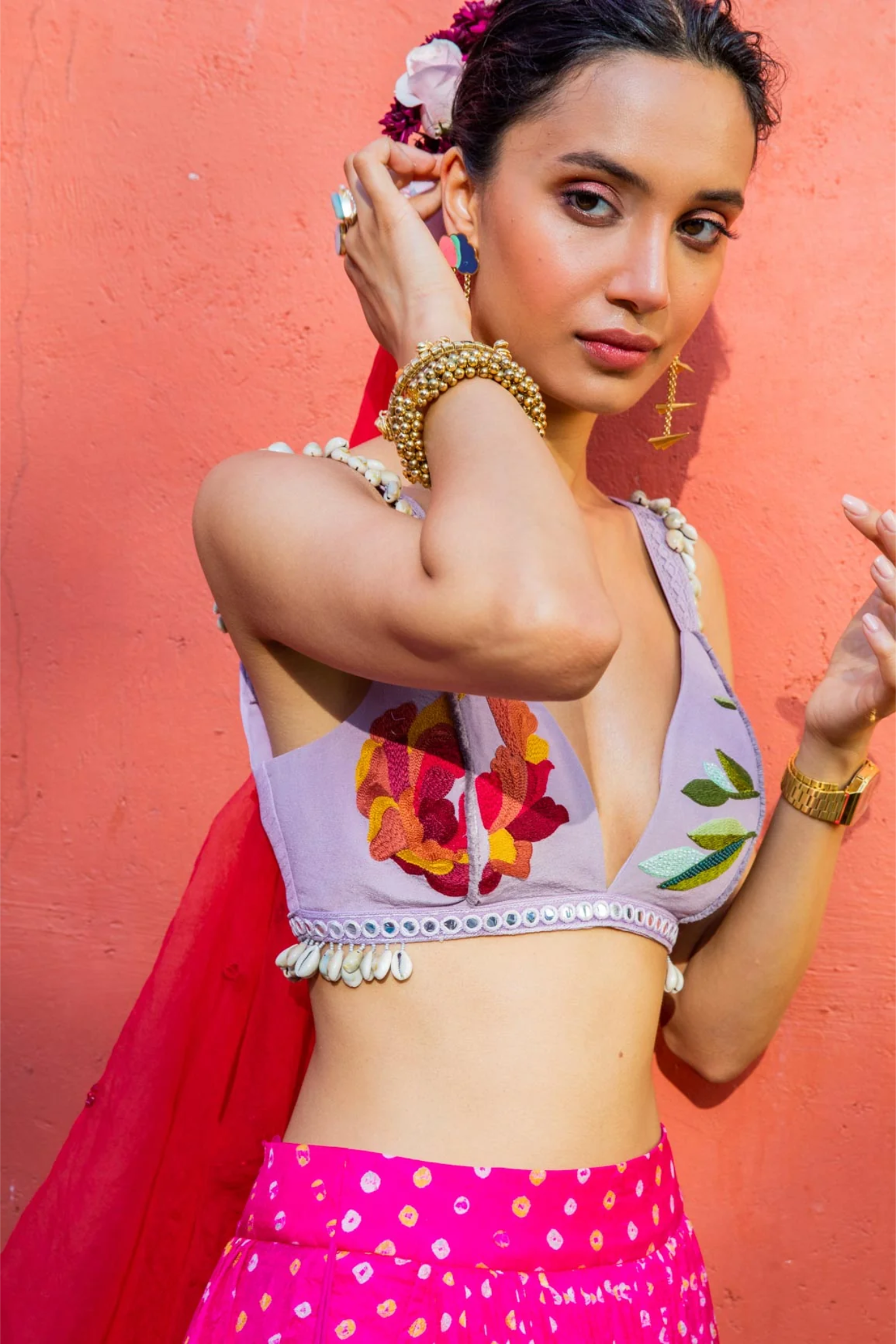 PINK BANDHINI, LILACS AND RED