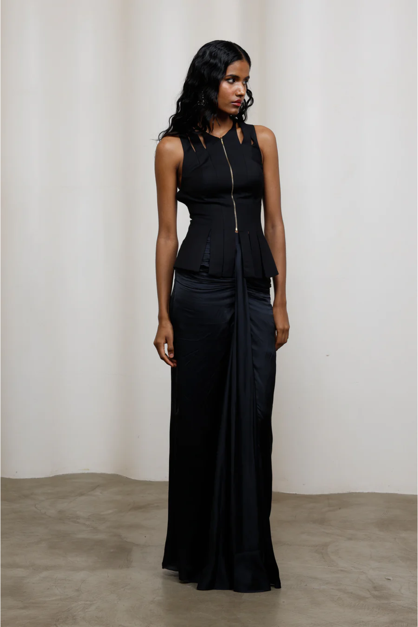 Kuro Shredded Top