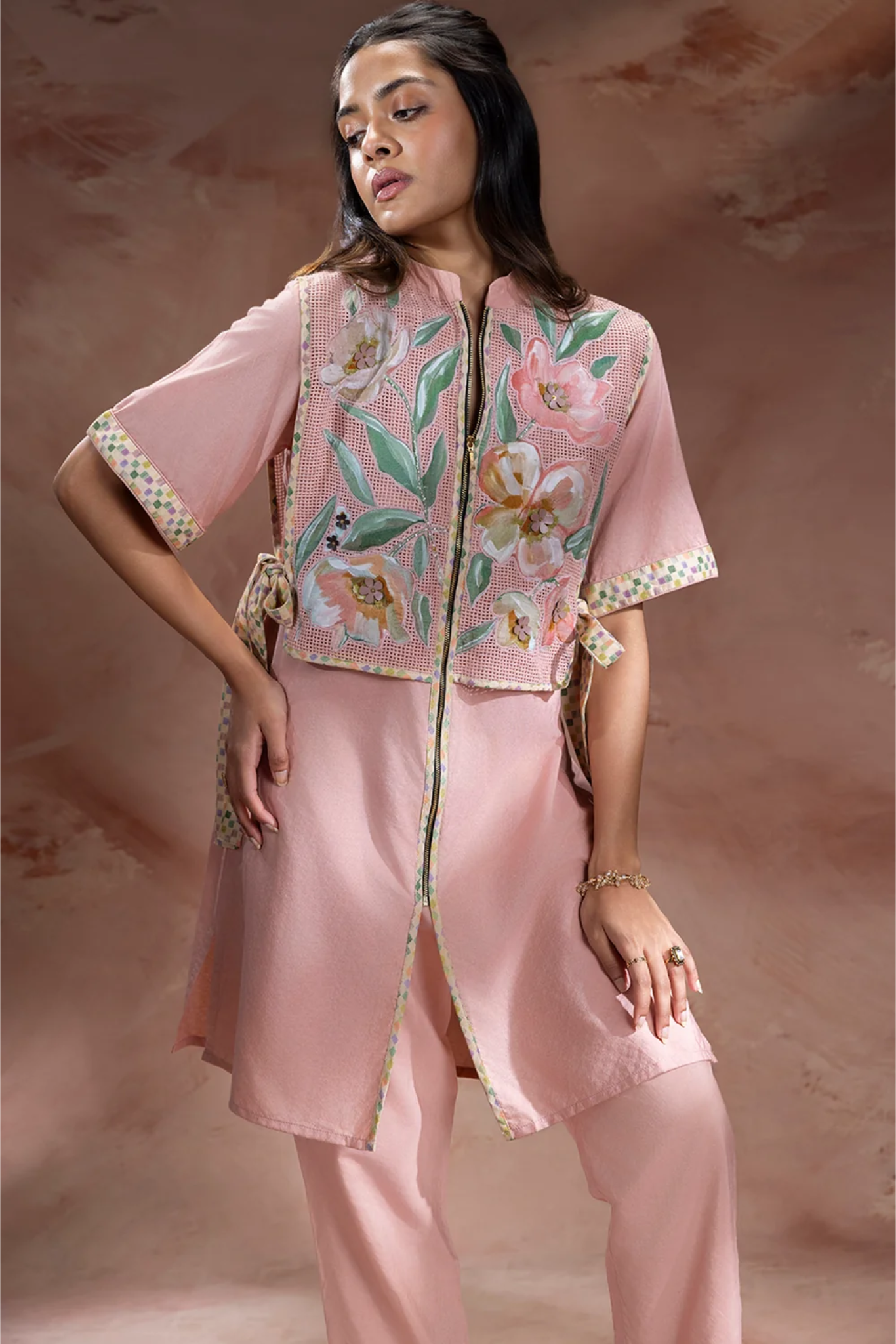 Zeya Appliqué Bib-Detail Kurta and Pants