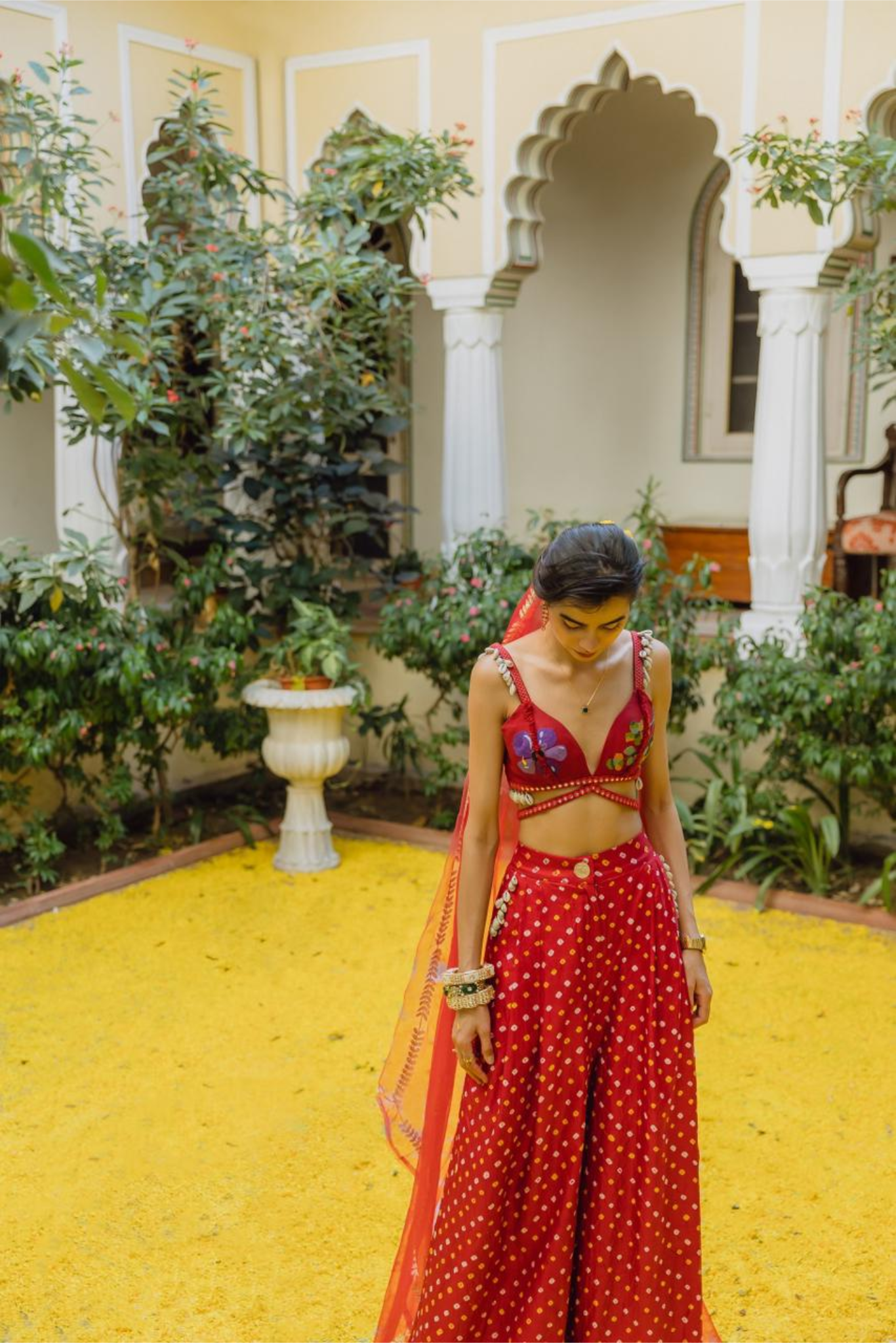 SEASHELLS AND RED BANDHINI SET