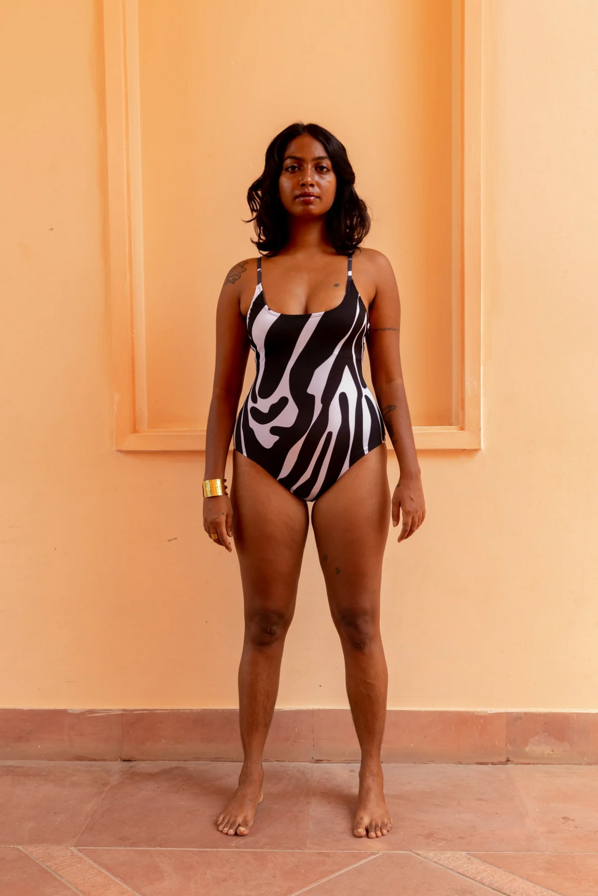 One Piece Swimsuit with Removable Belt- Noir Wave