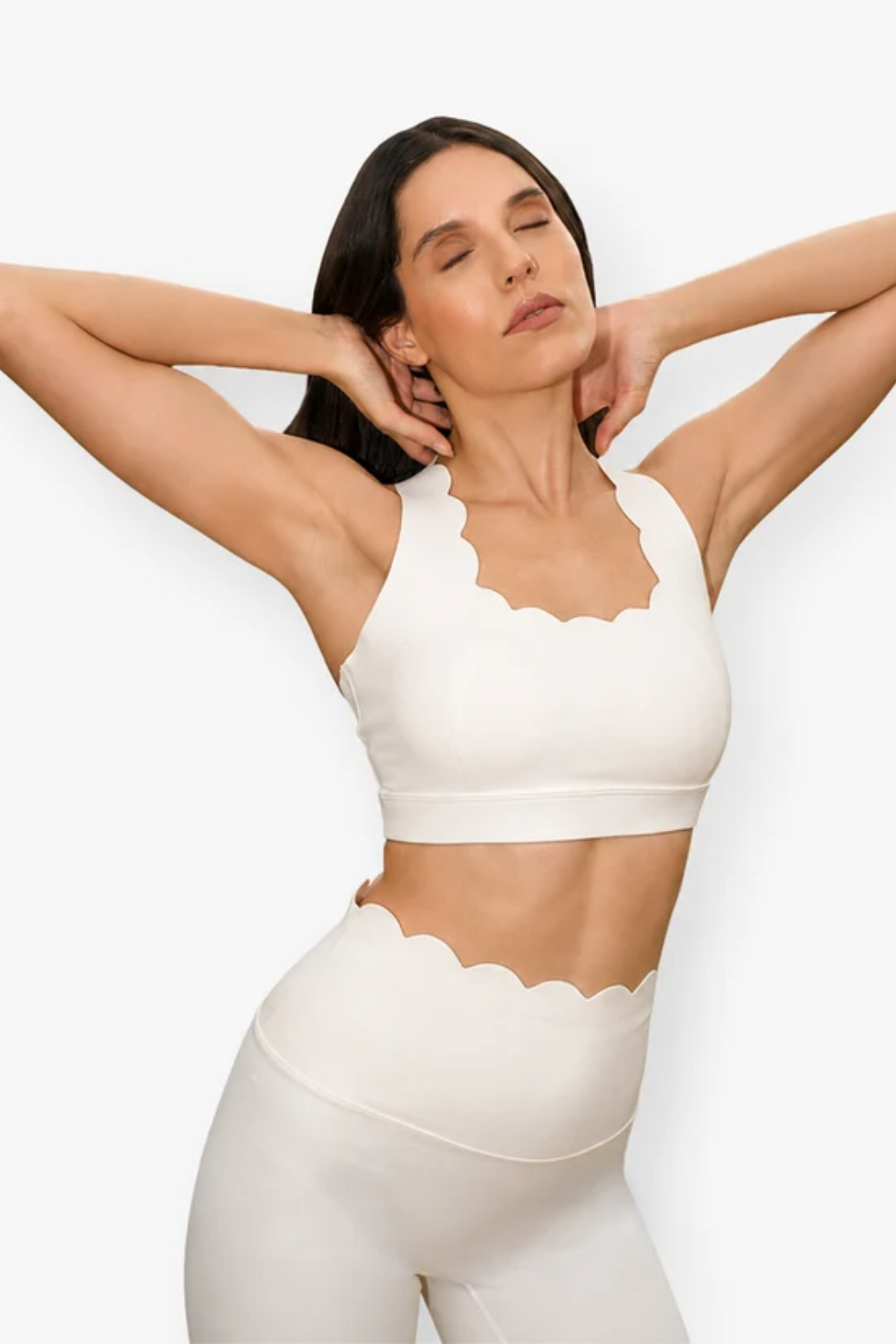 The Signature Scallop Set in White