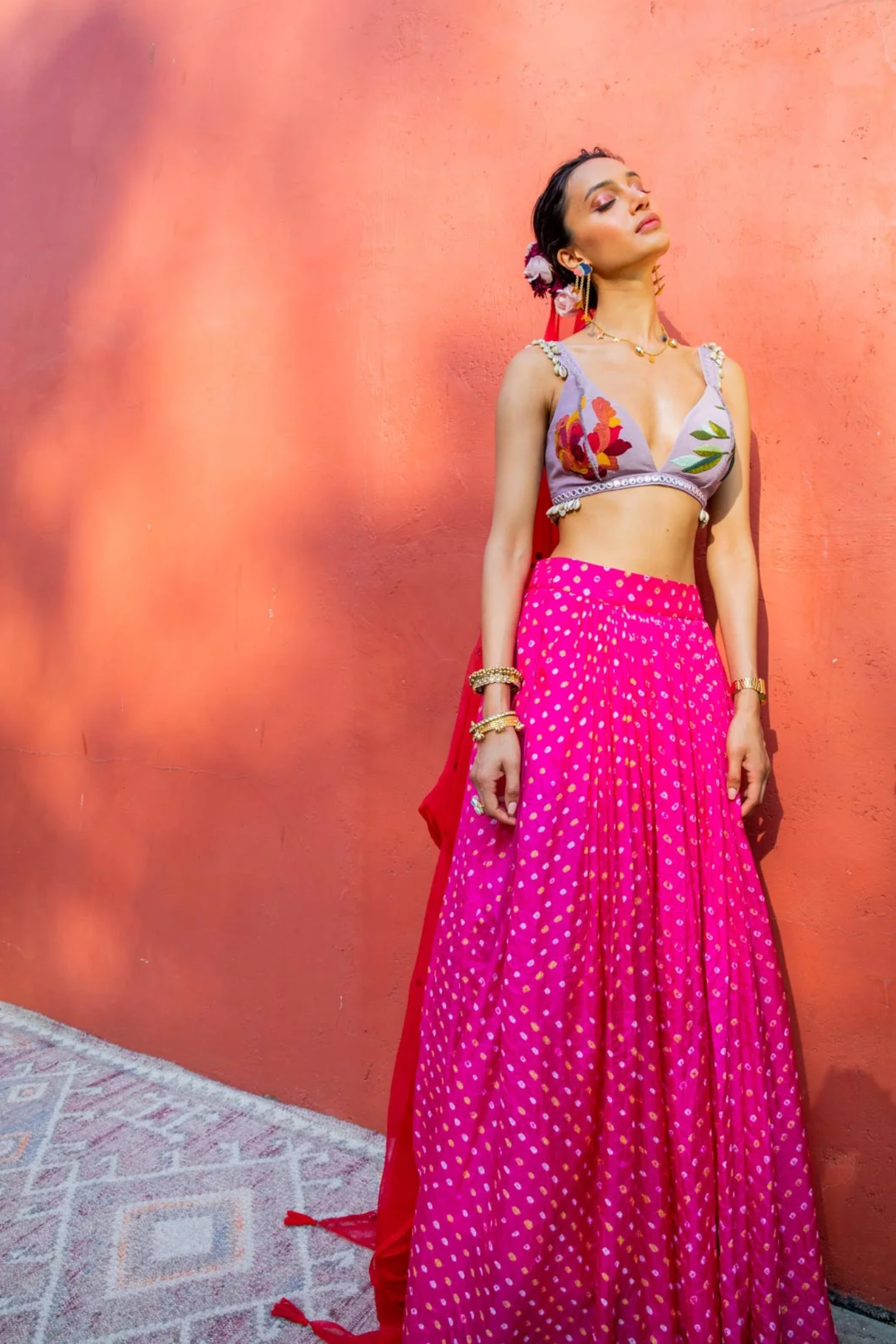 PINK BANDHINI, LILACS AND RED