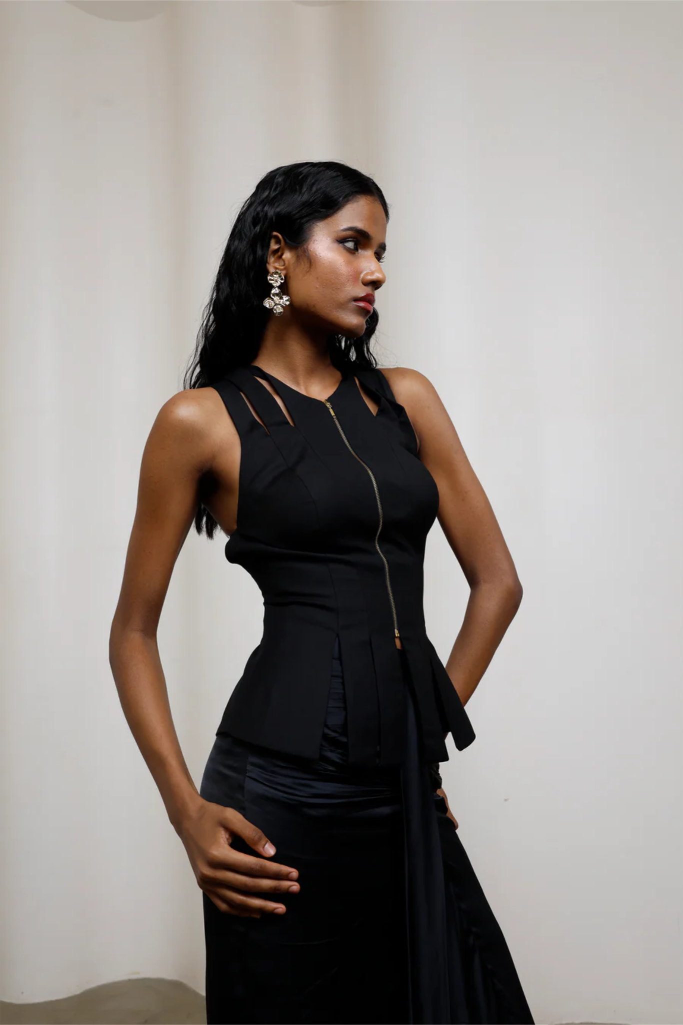 Kuro Shredded Top