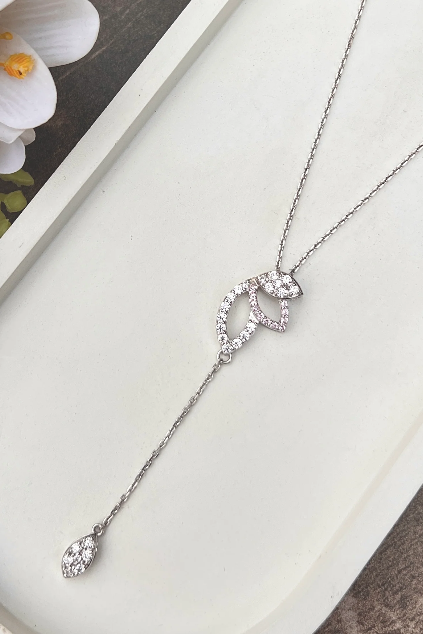 Fiore Lariat Necklace