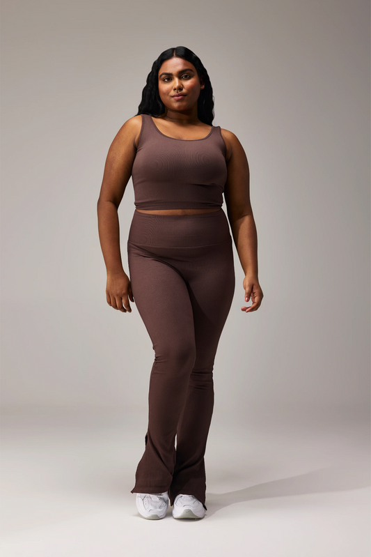 SEAMLESS FLARE PANTS WITH SLIT - COFFEE