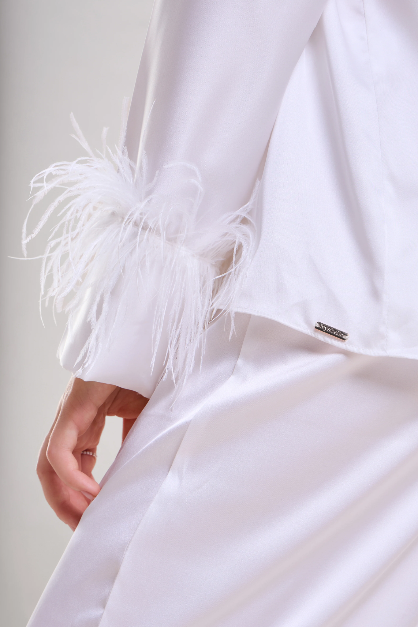Pearl White Feather Nightsuit