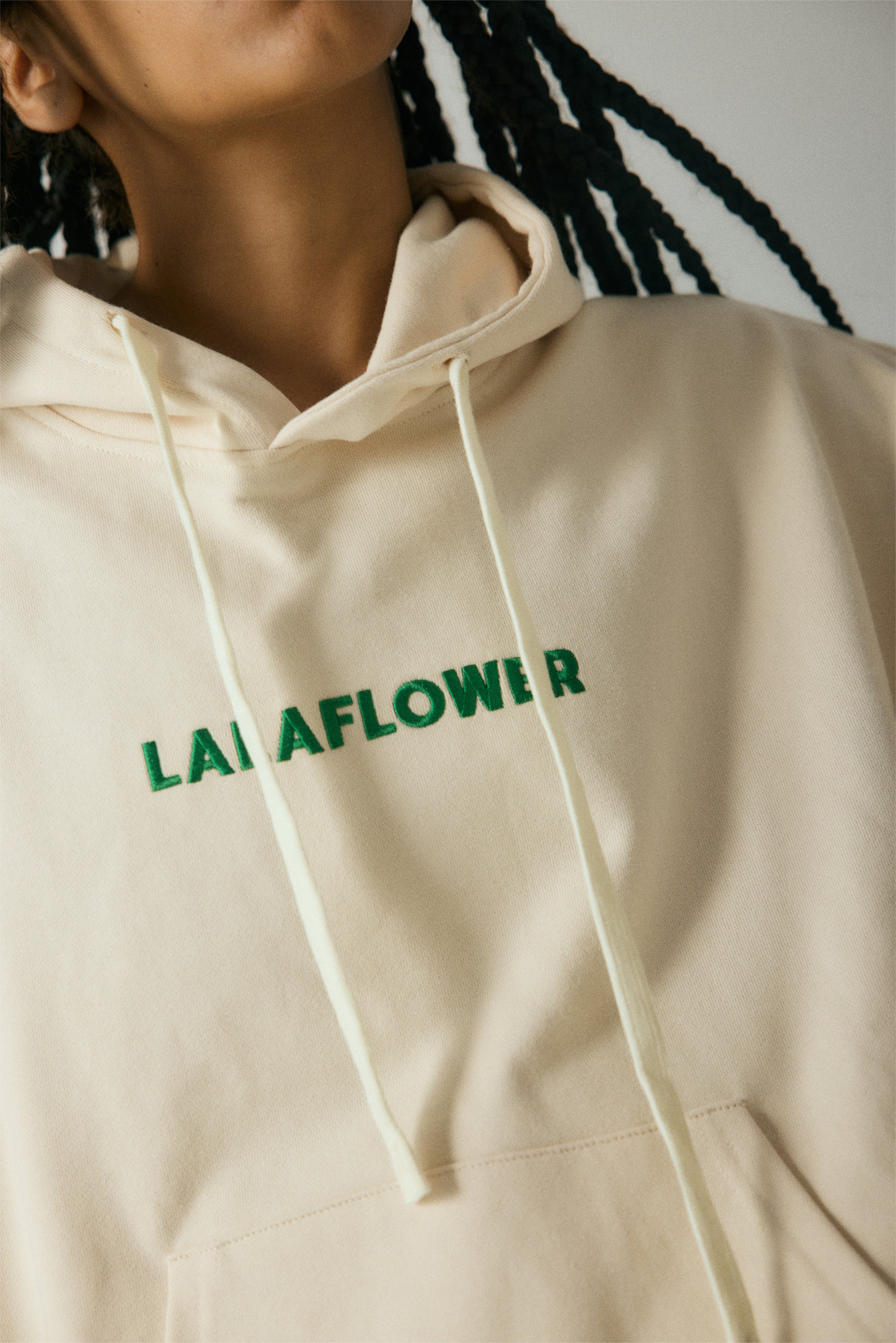 OFF-WHITE OVERSIZED HOODIE IN THE FLORAL SPIRAL PRINT