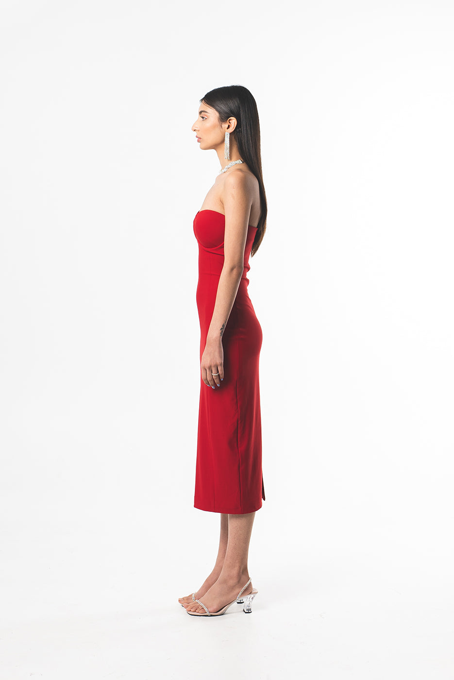 STRAPLESS SCARLET MIDI DRESS