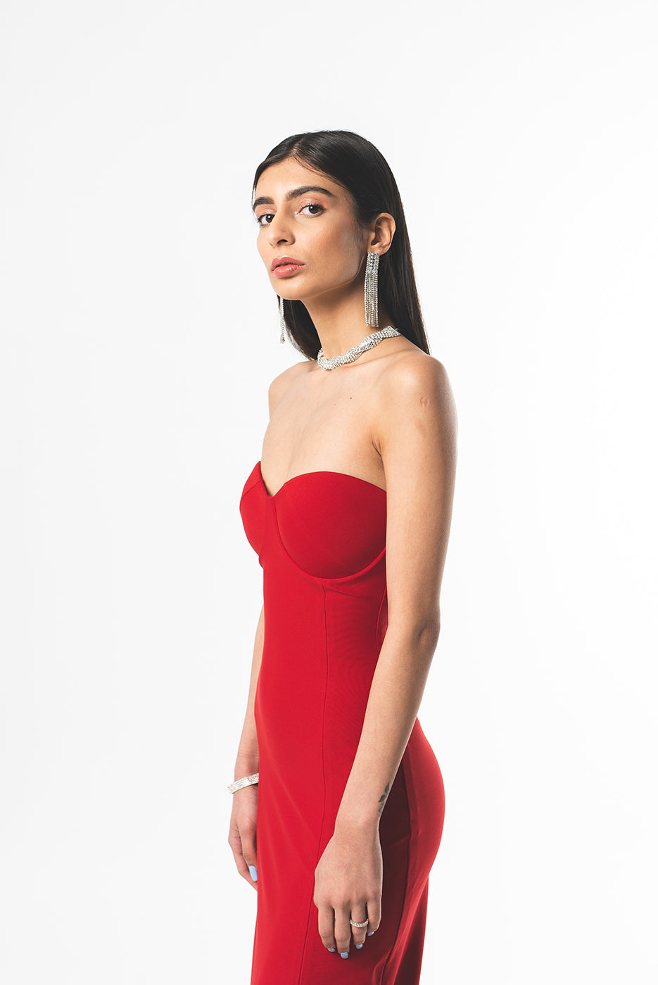 STRAPLESS SCARLET MIDI DRESS