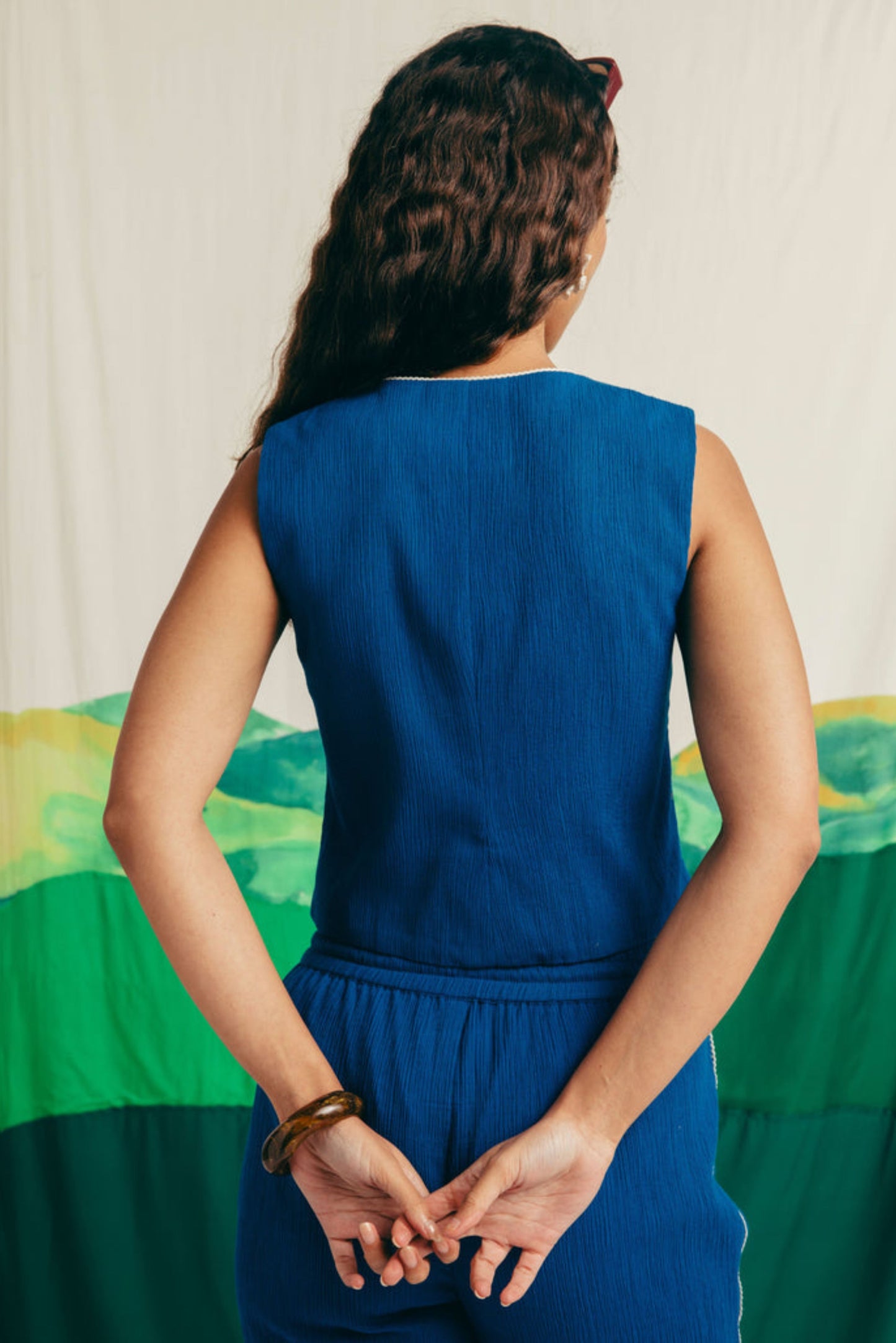 Neel Vest