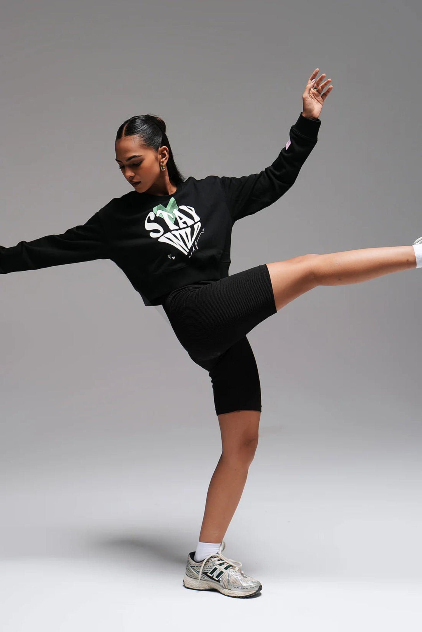 Cropped sweatshirt - black