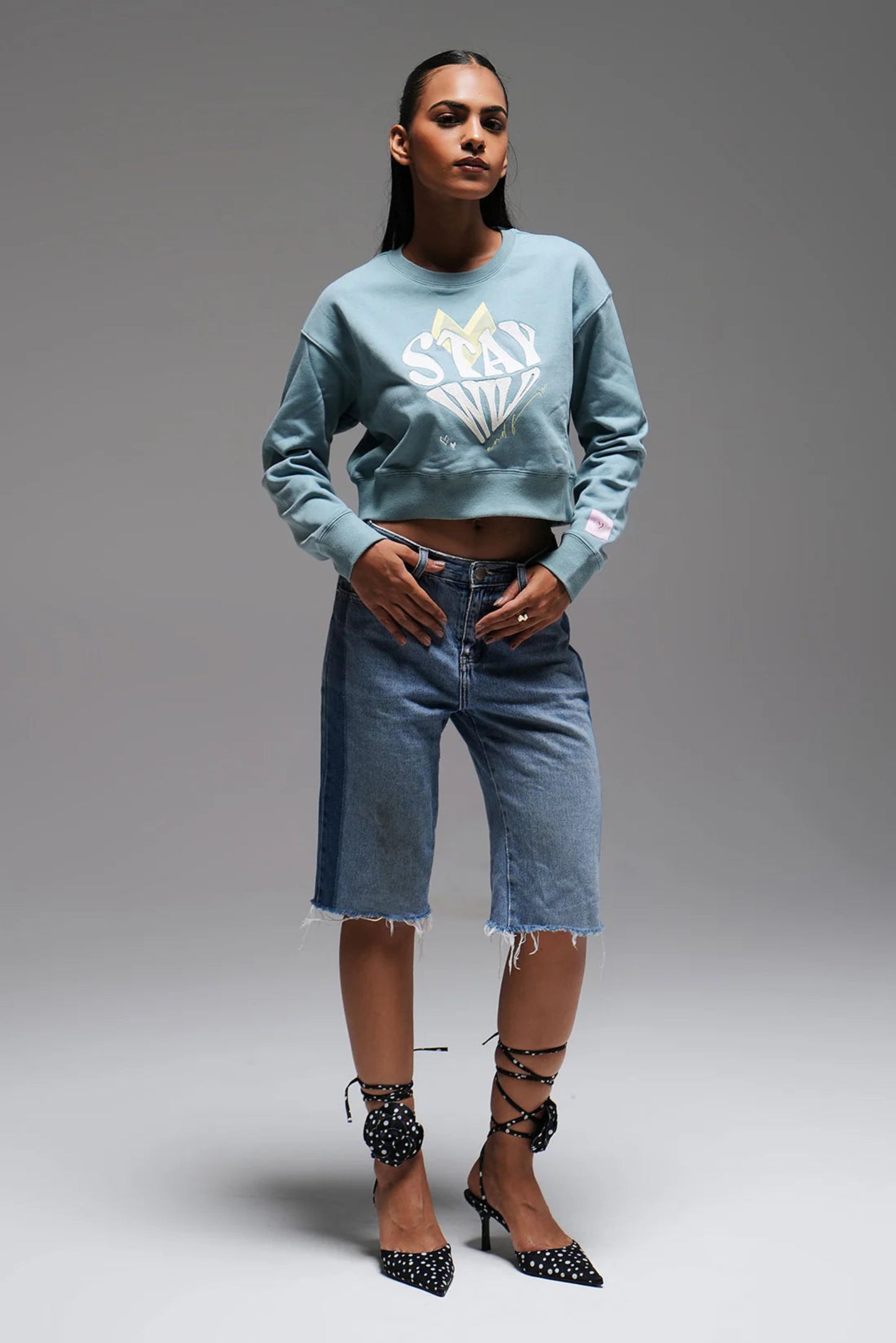 Cropped sweatshirt - light turquoise