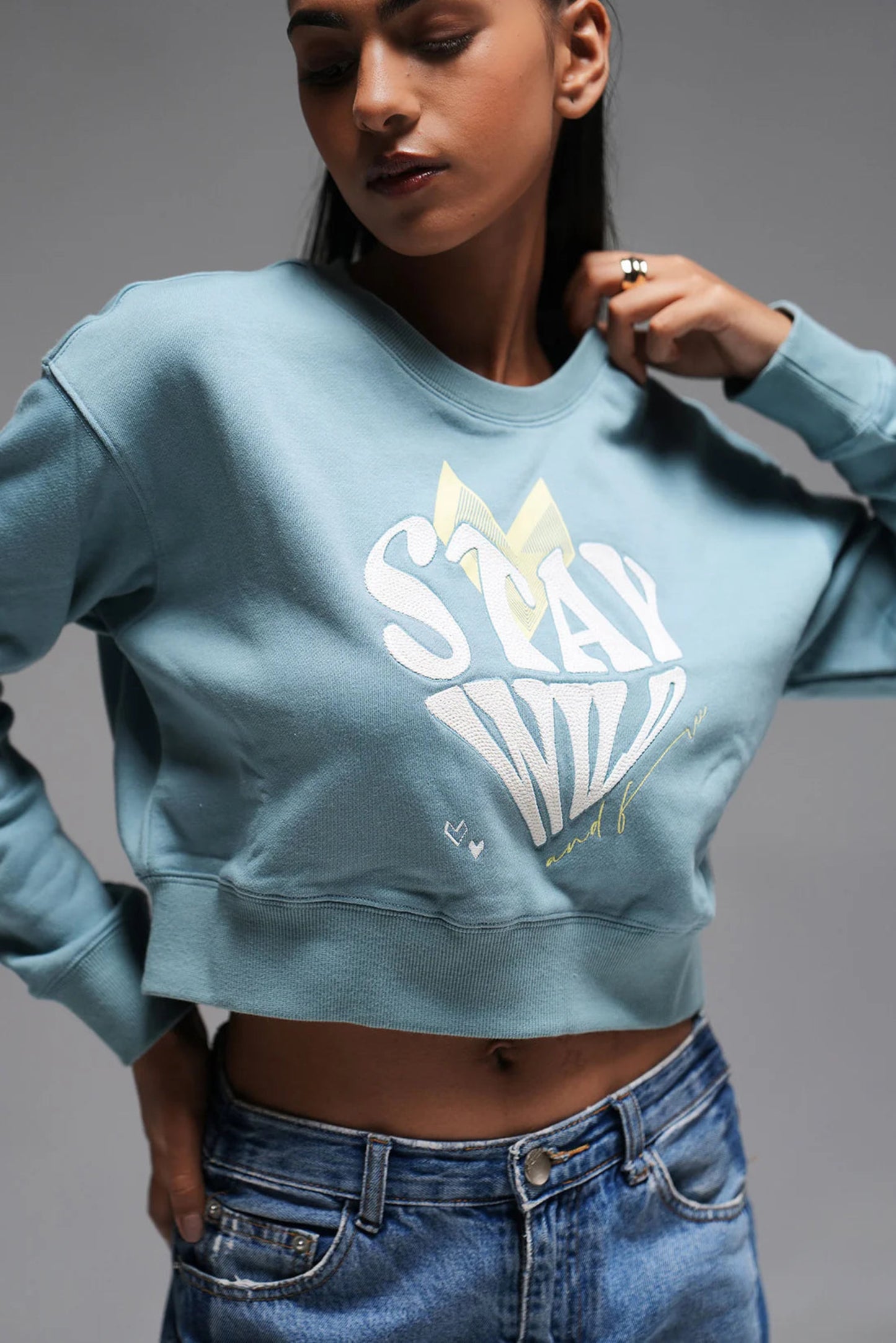 Cropped sweatshirt - light turquoise