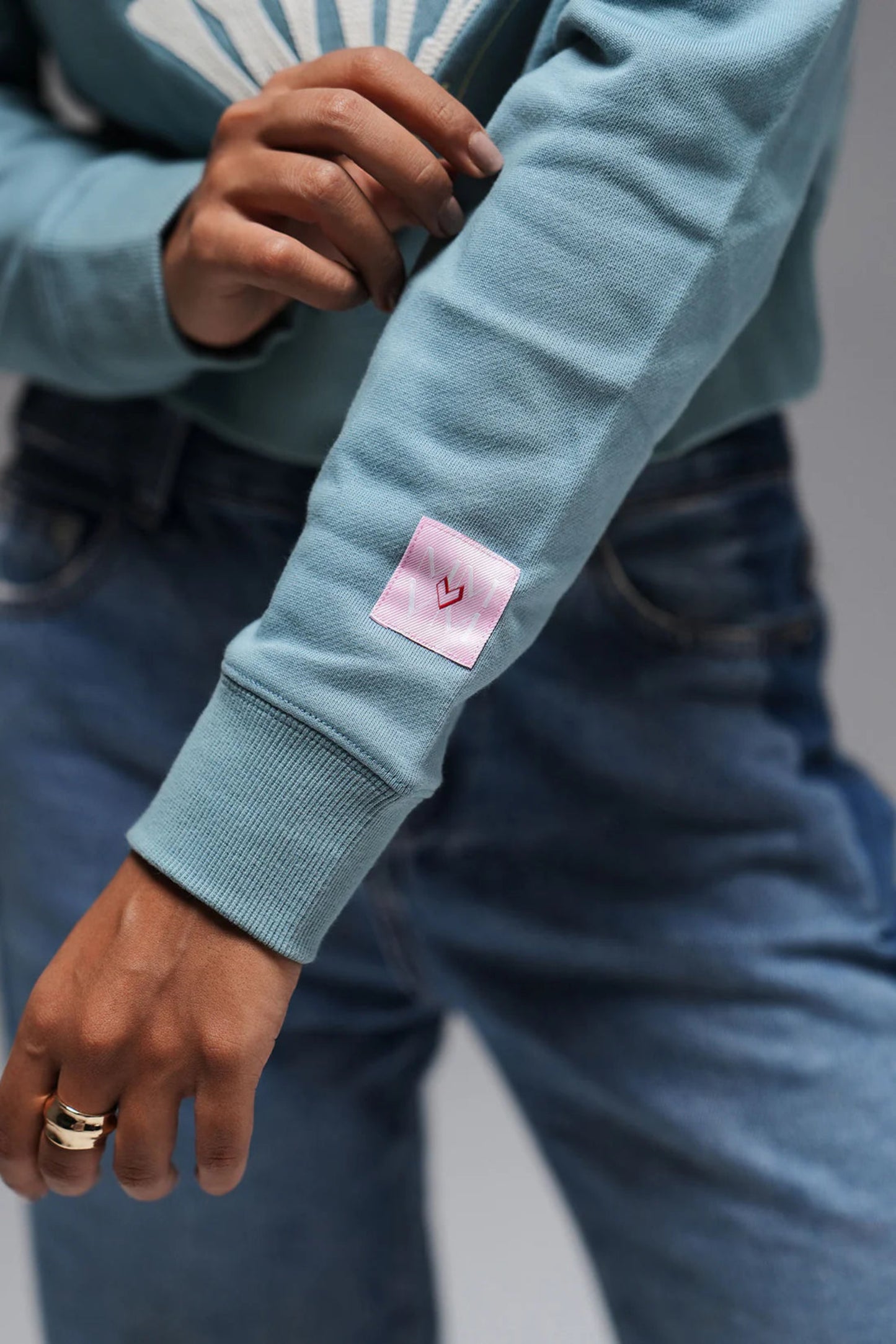 Cropped sweatshirt - light turquoise