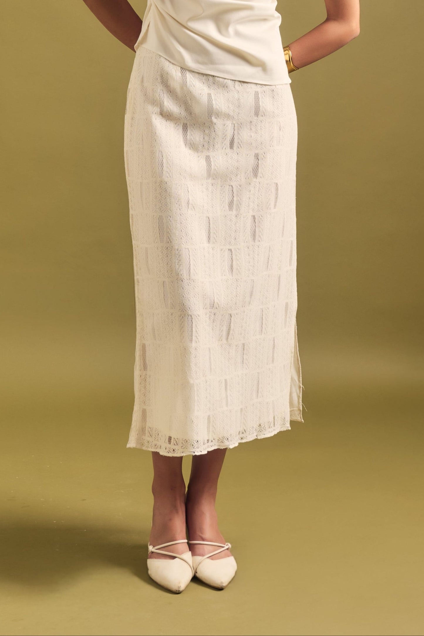 NIRA LACE SKIRT