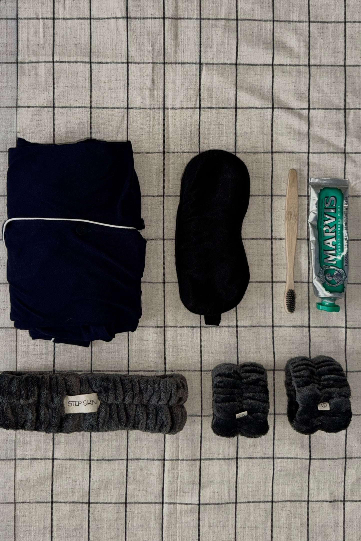 CLOUD CLEANSING CUFFS