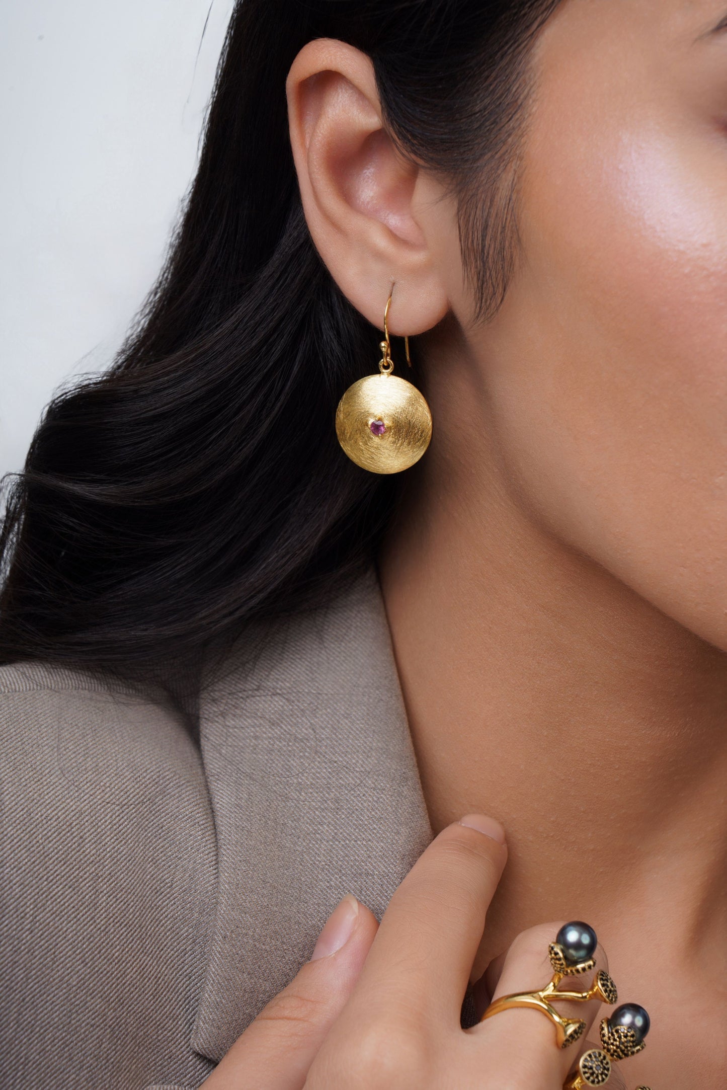 Mesmer Earrings - Garnet