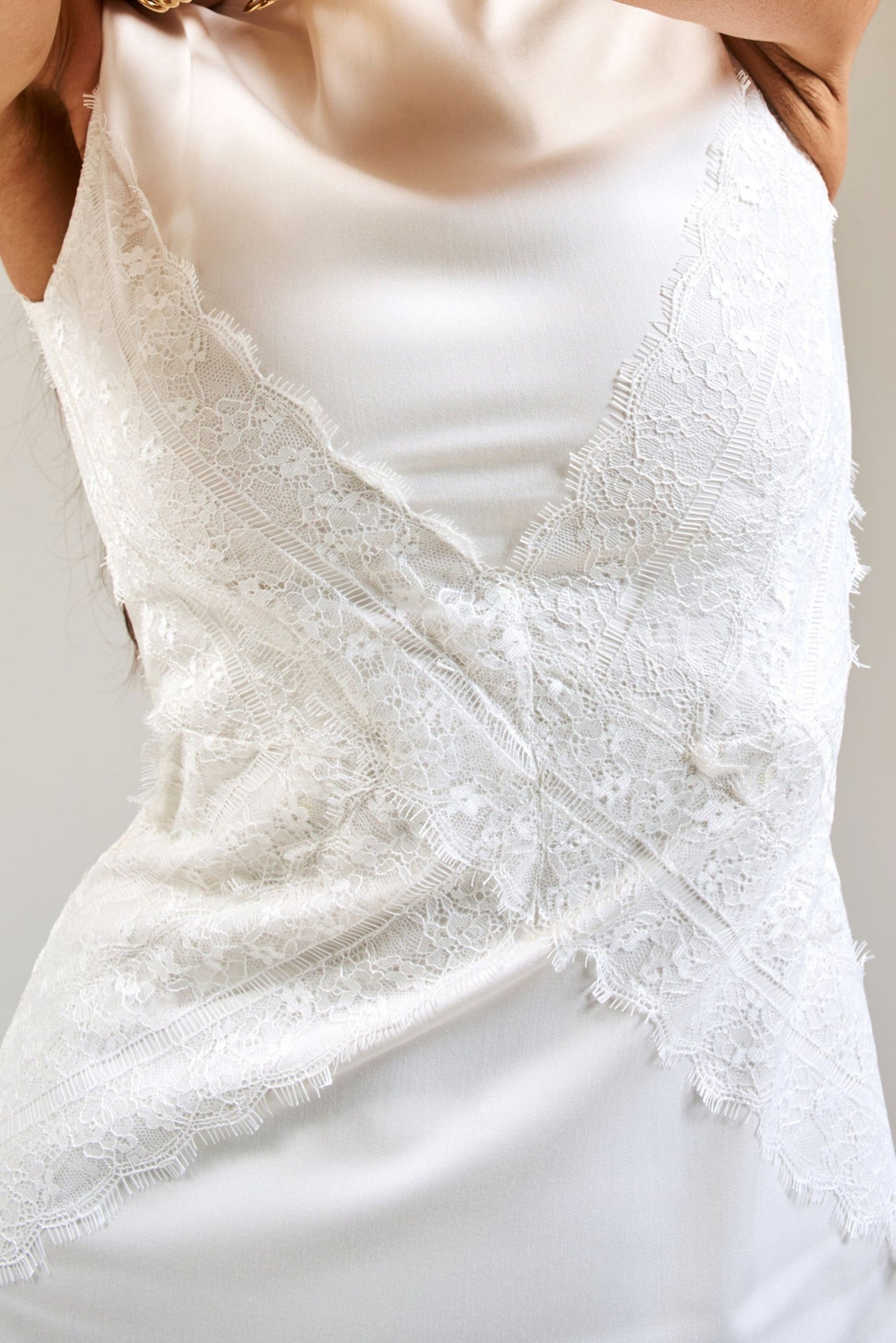 ELARA LACE DRESS