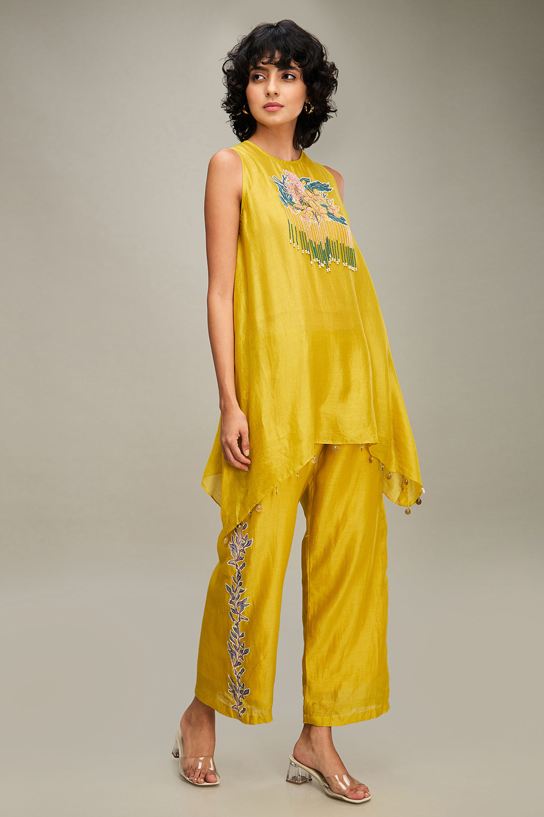 Zinnia Emebllished Kurta set - Yellow