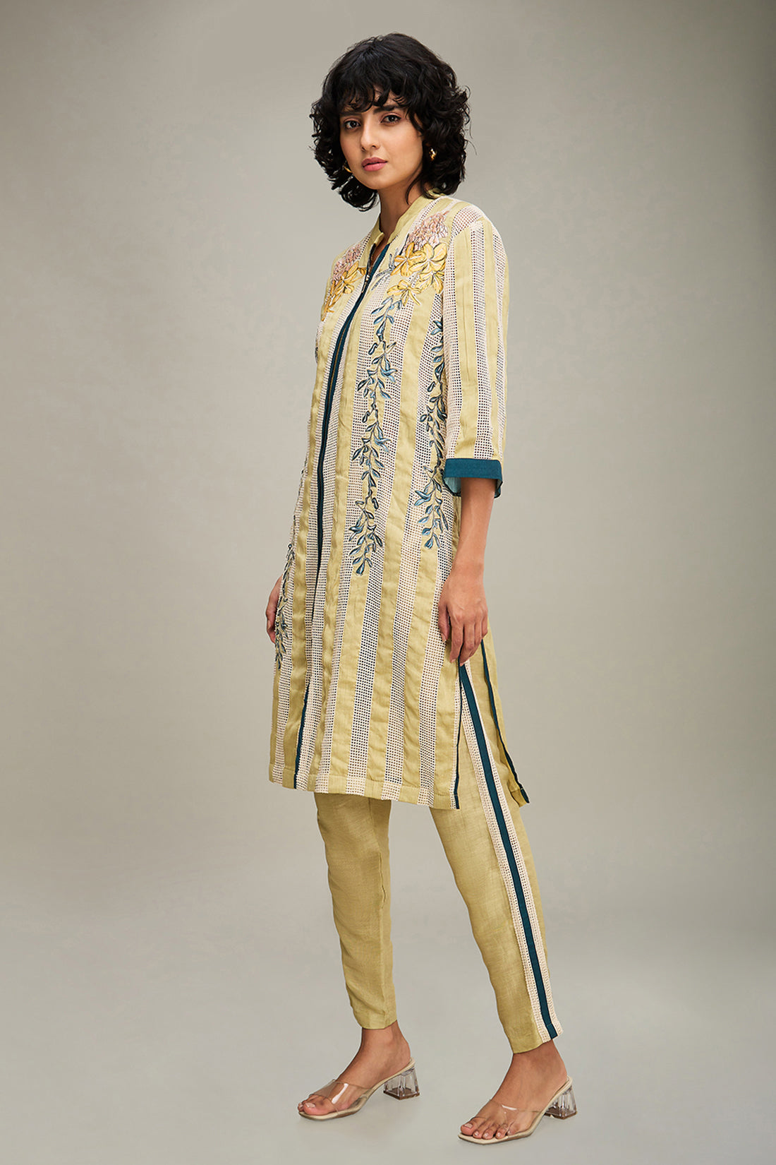 Zinnia Applique Kurta Set