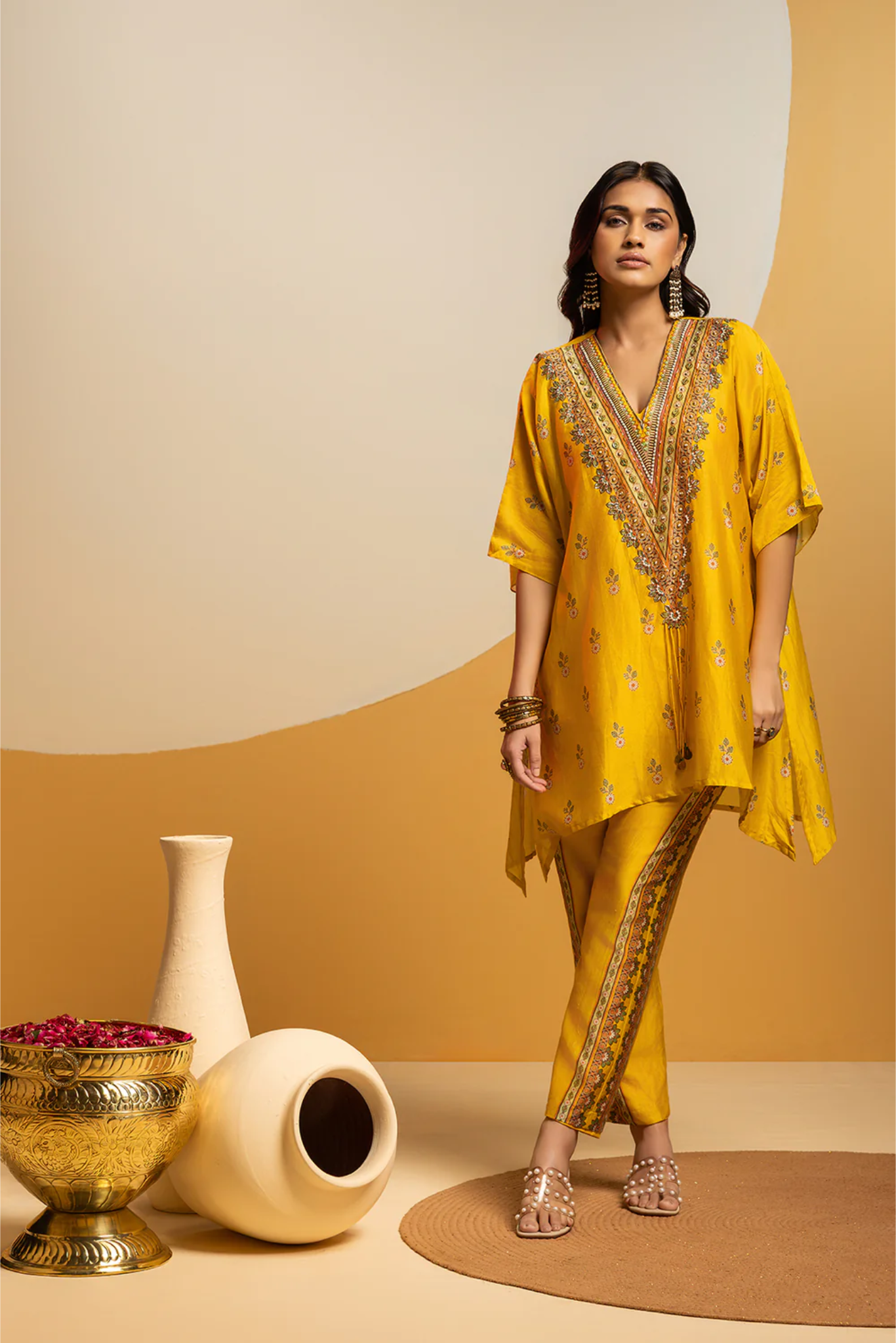 Taarani embellished V-neck kurta set