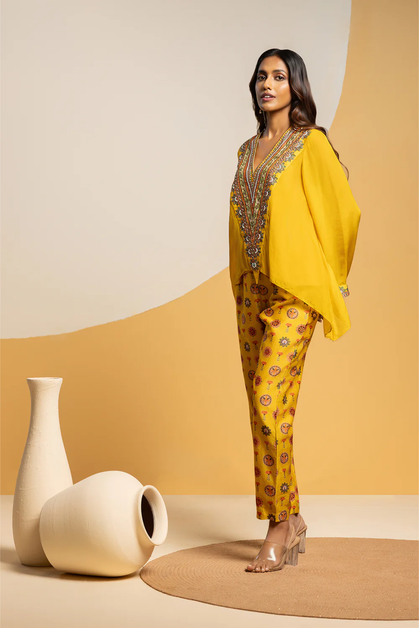 Taarani embellished V-neck co-ord  set