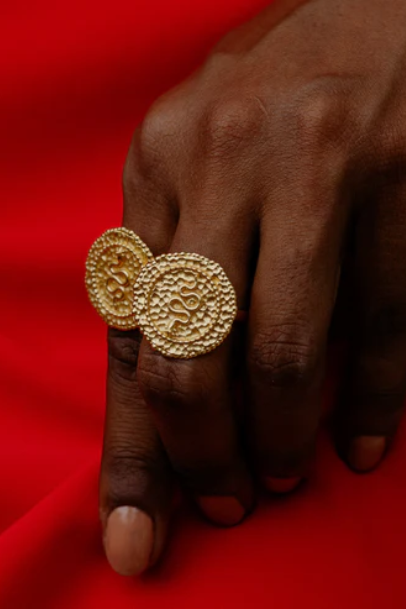 Textured Snake Coin Shape Ring